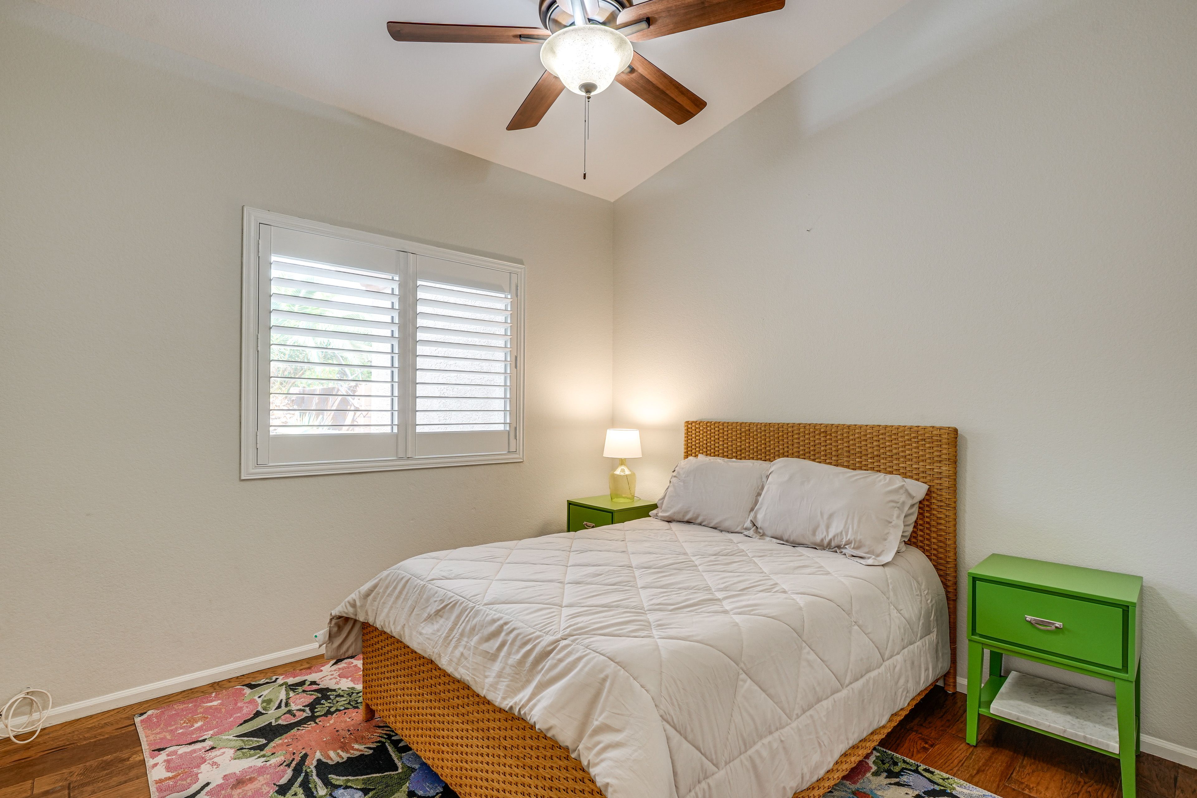 Bedroom 2 | Queen Bed