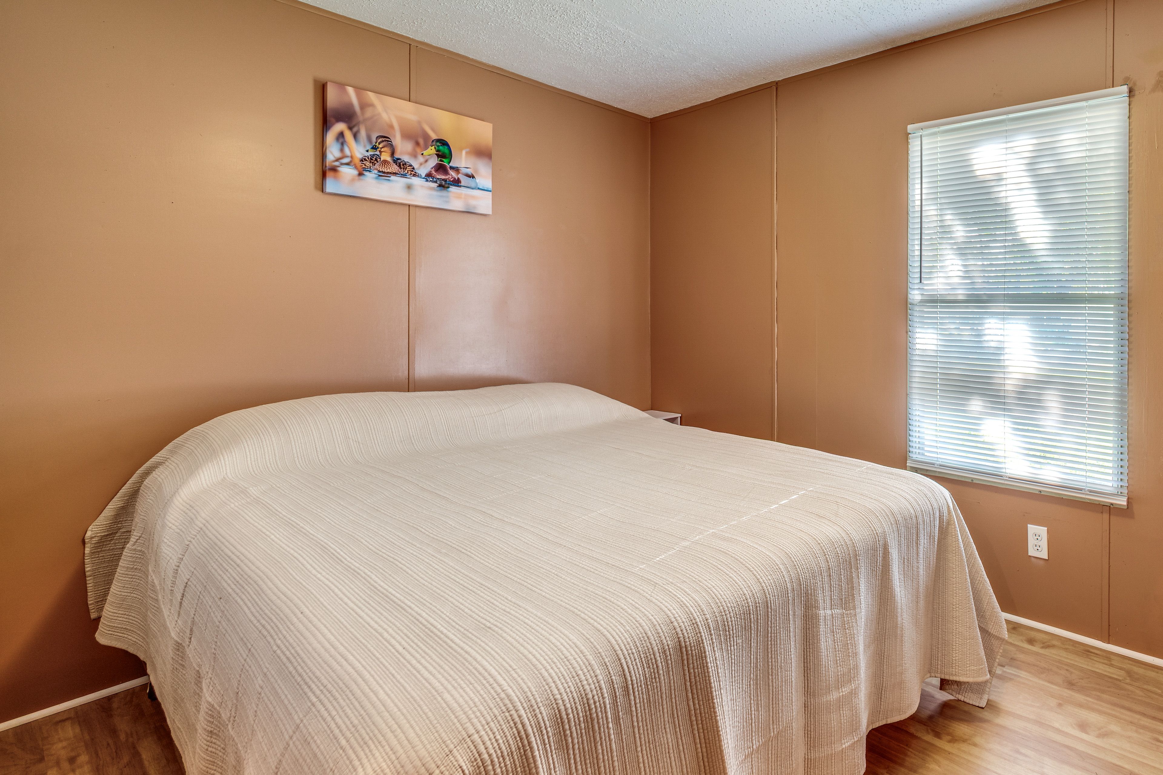 Bedroom 2 | Queen Bed