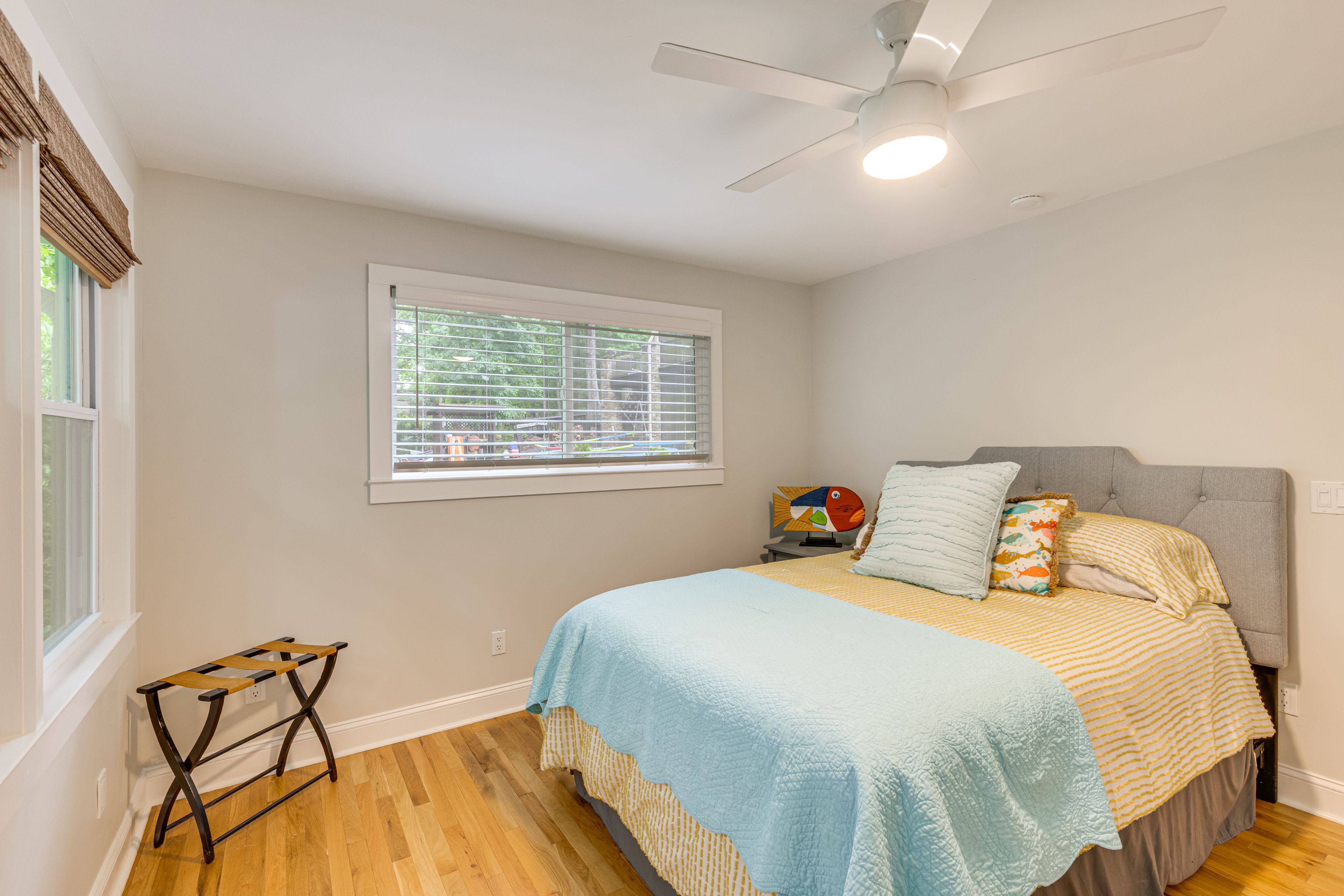 Bedroom 2 | Queen Bed