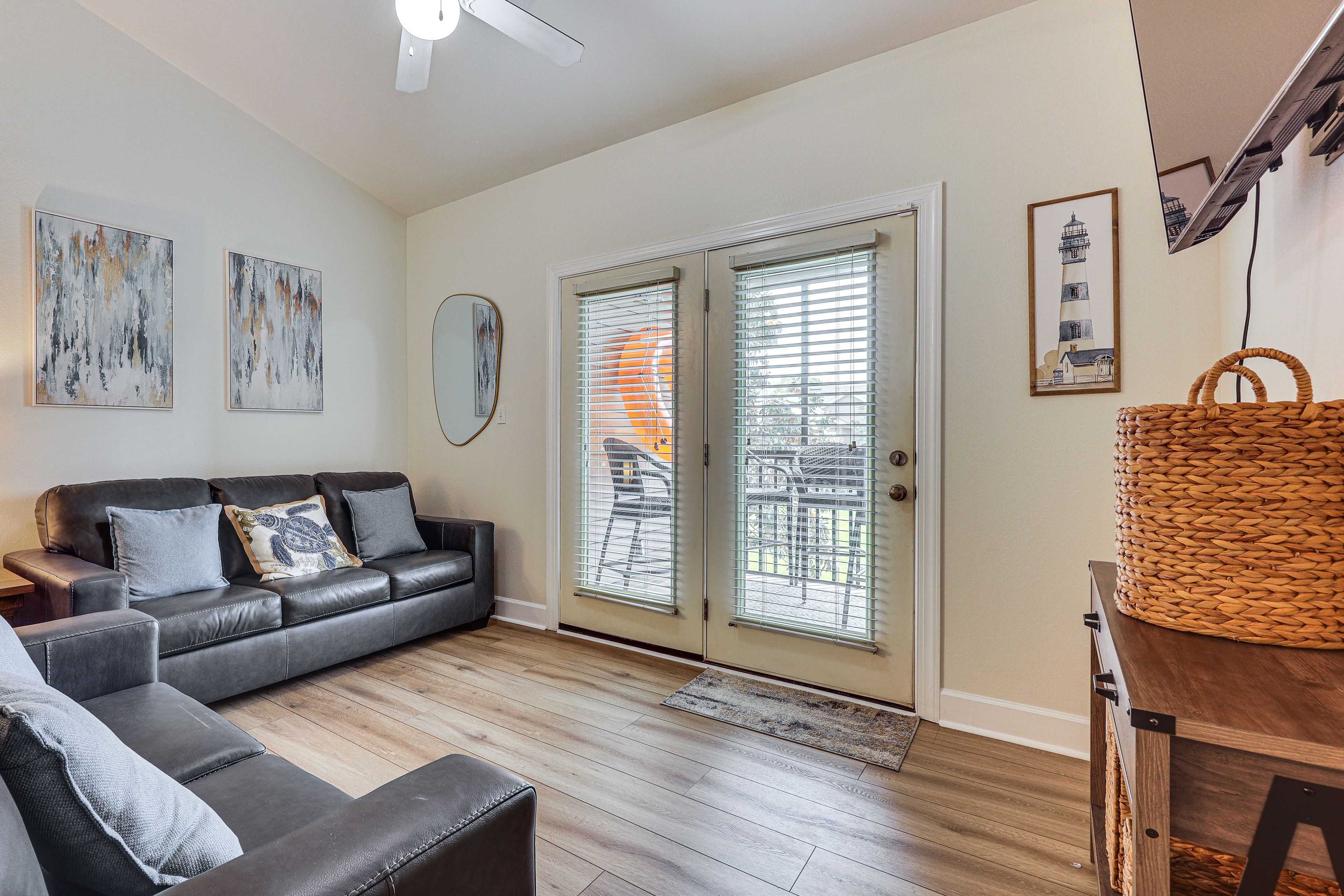 Living Room | Queen Sleeper Sofa