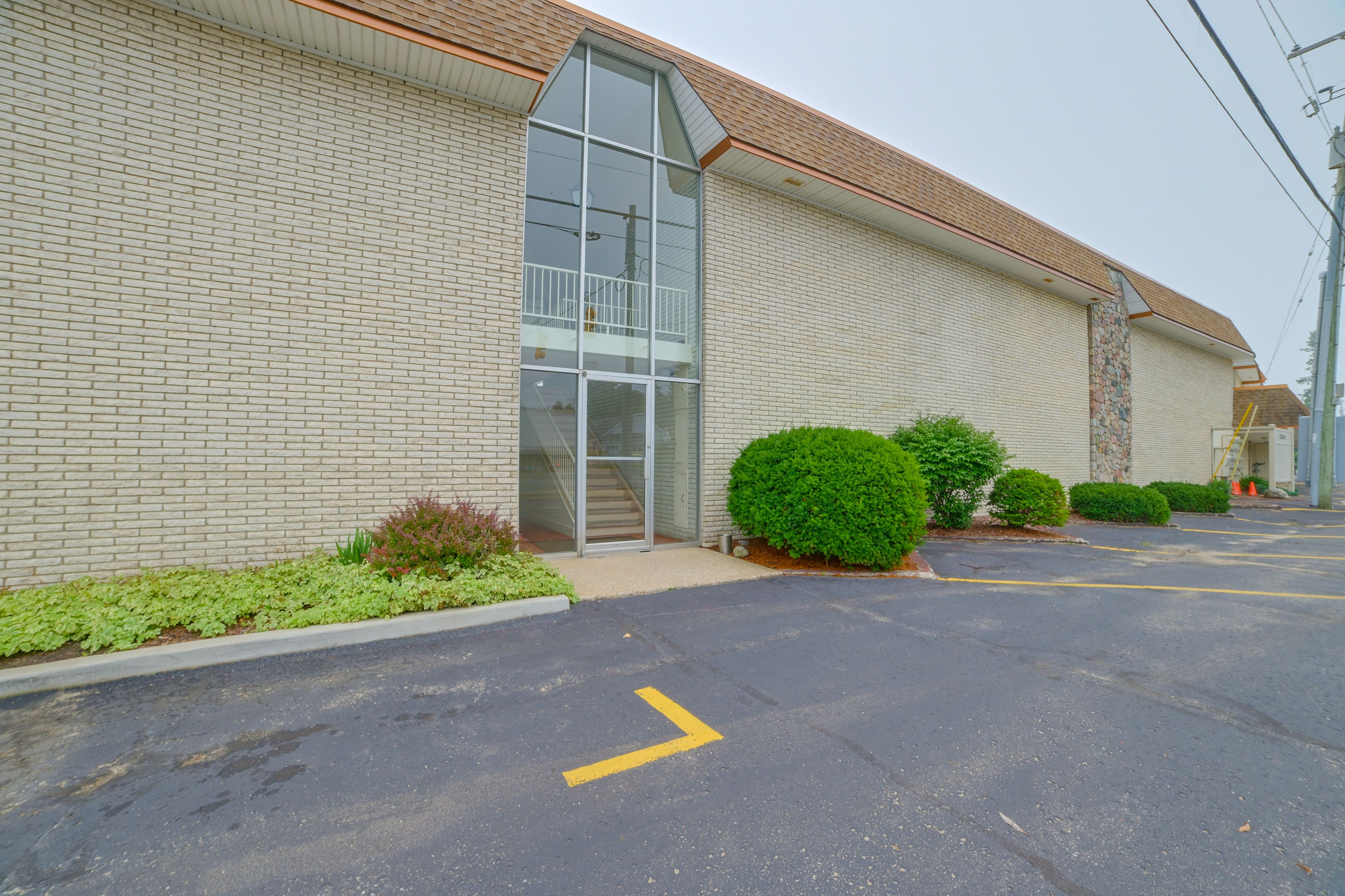 Parking | Community Lot