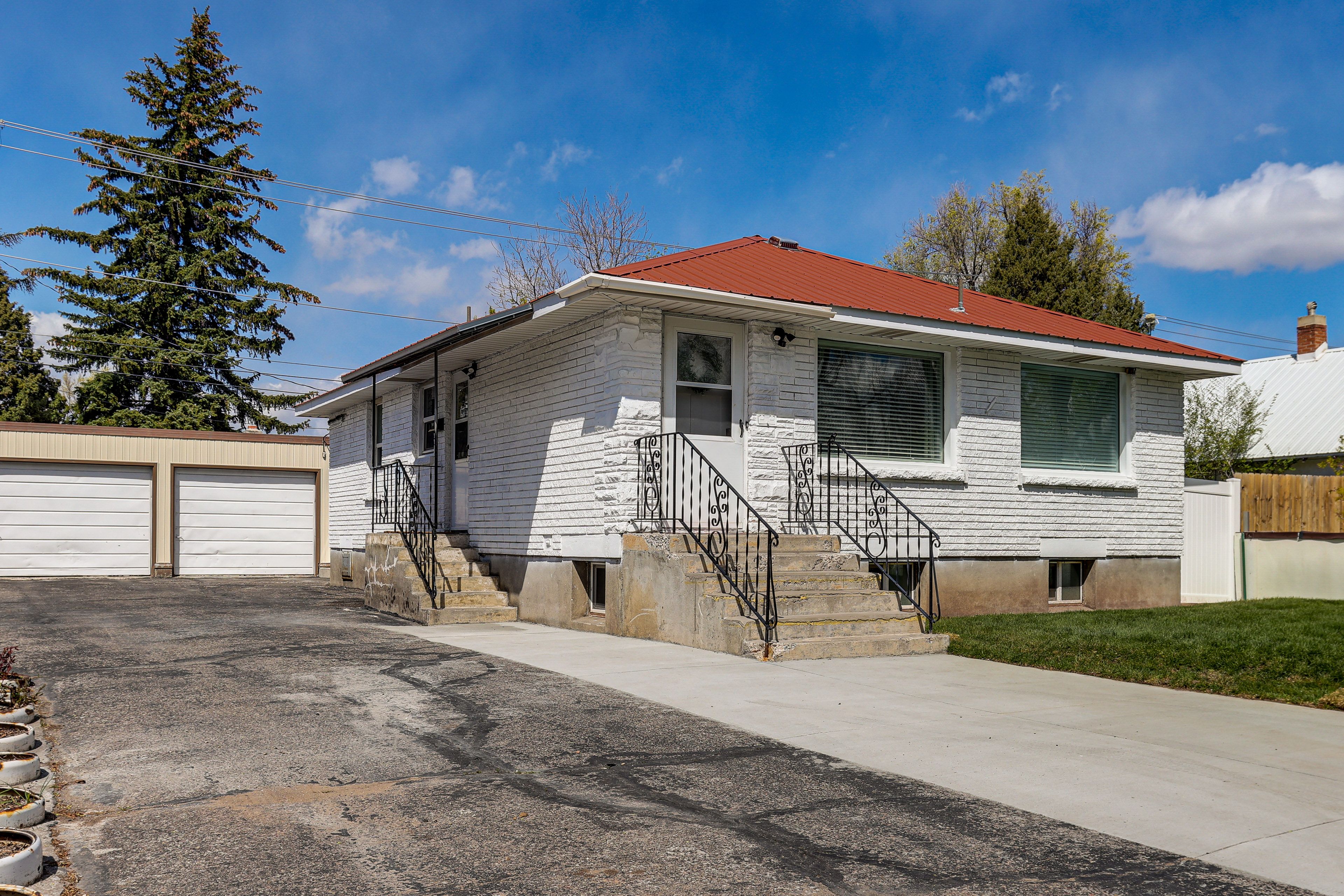 Parking | Shared Driveway (1 Vehicle)