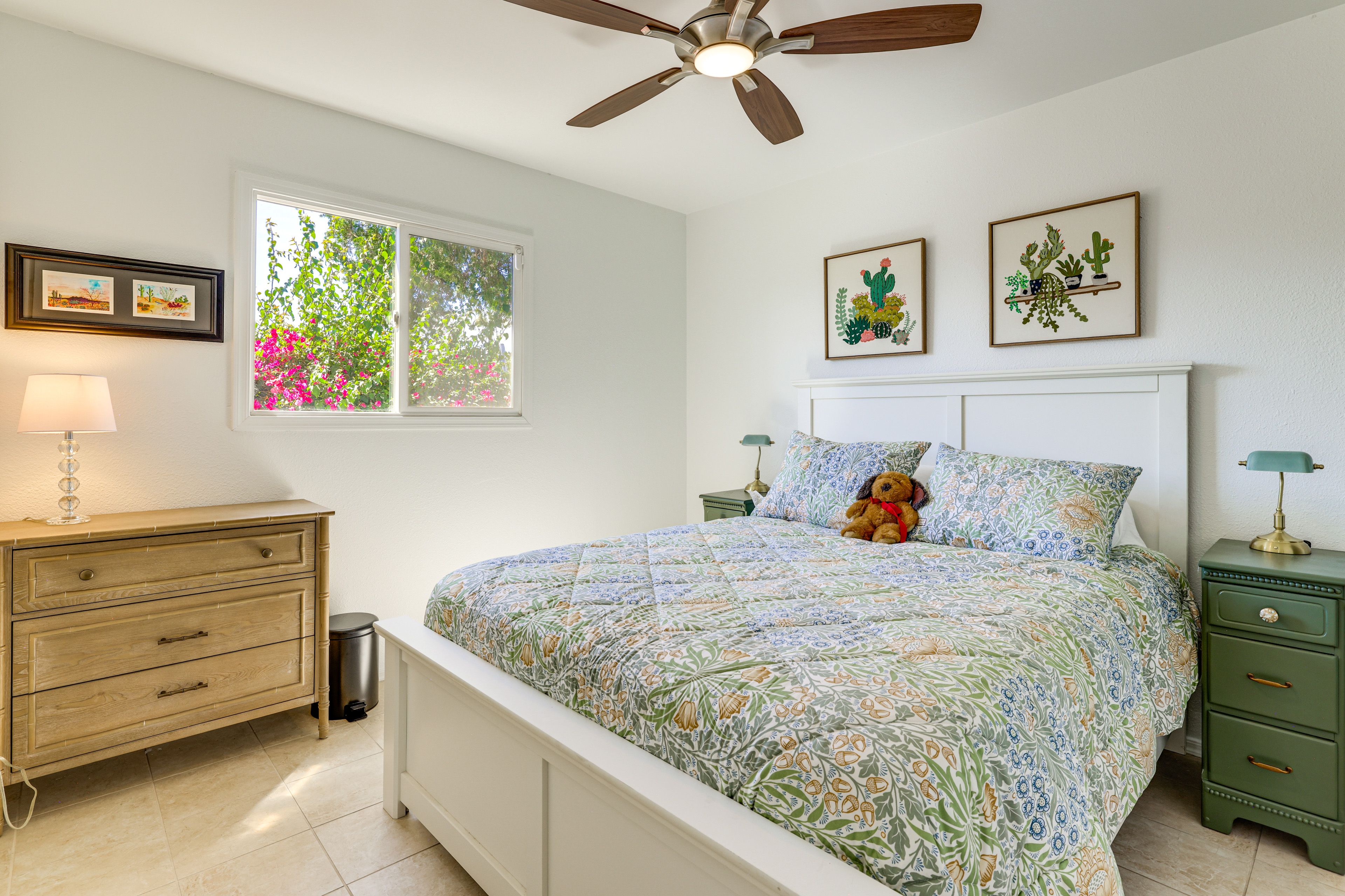 Bedroom 2 | Queen Bed