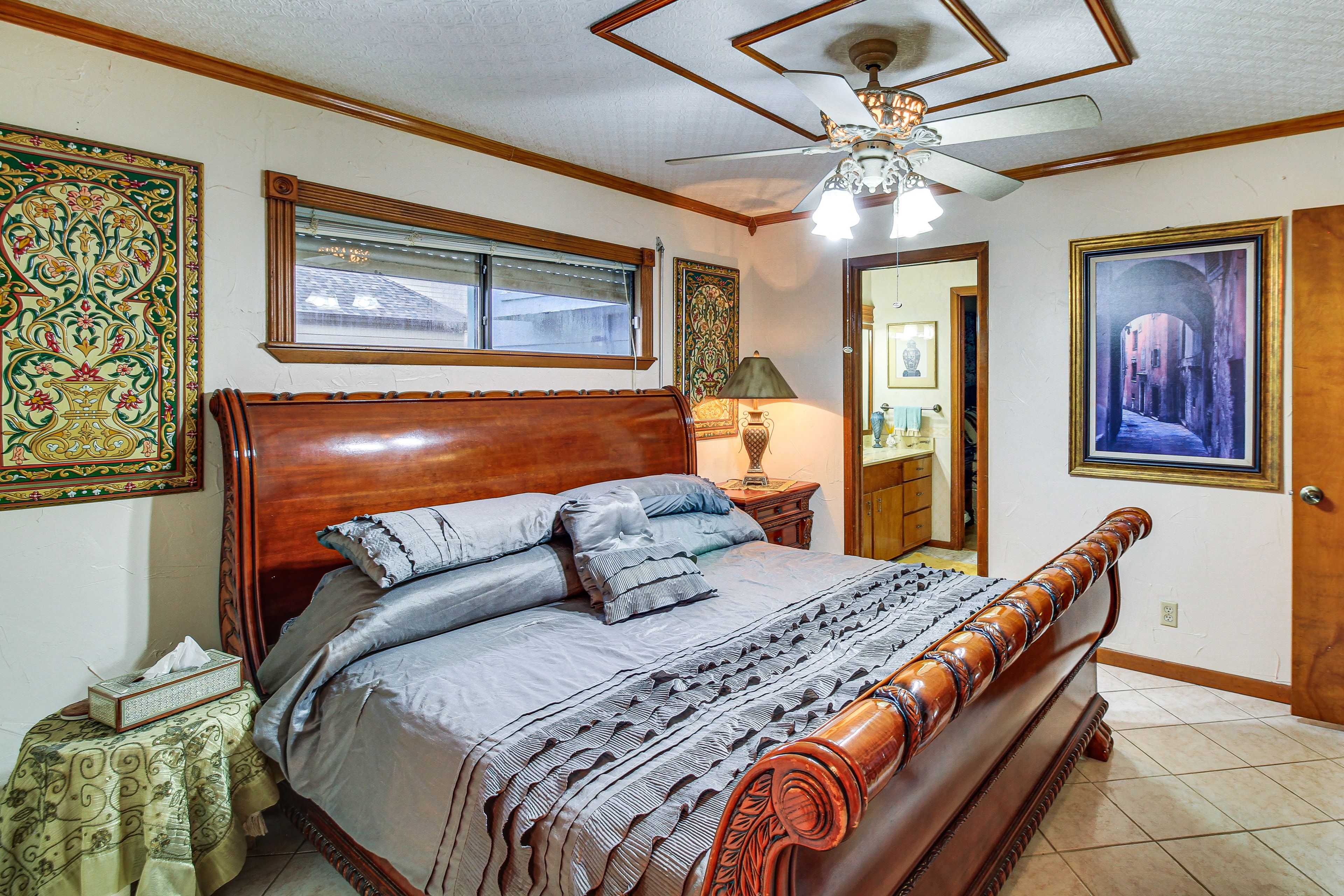 Bedroom 1 | King Bed