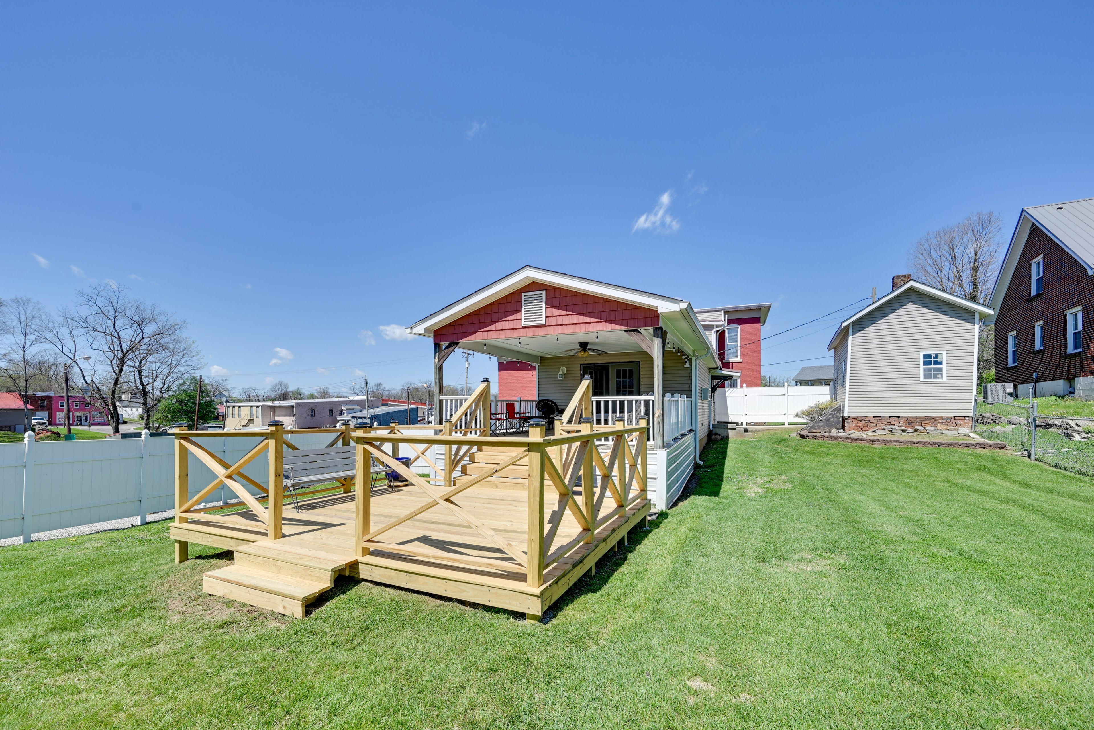 Vine Grove Vacation Rental | Studio | 1BA | 820 Sq Ft
