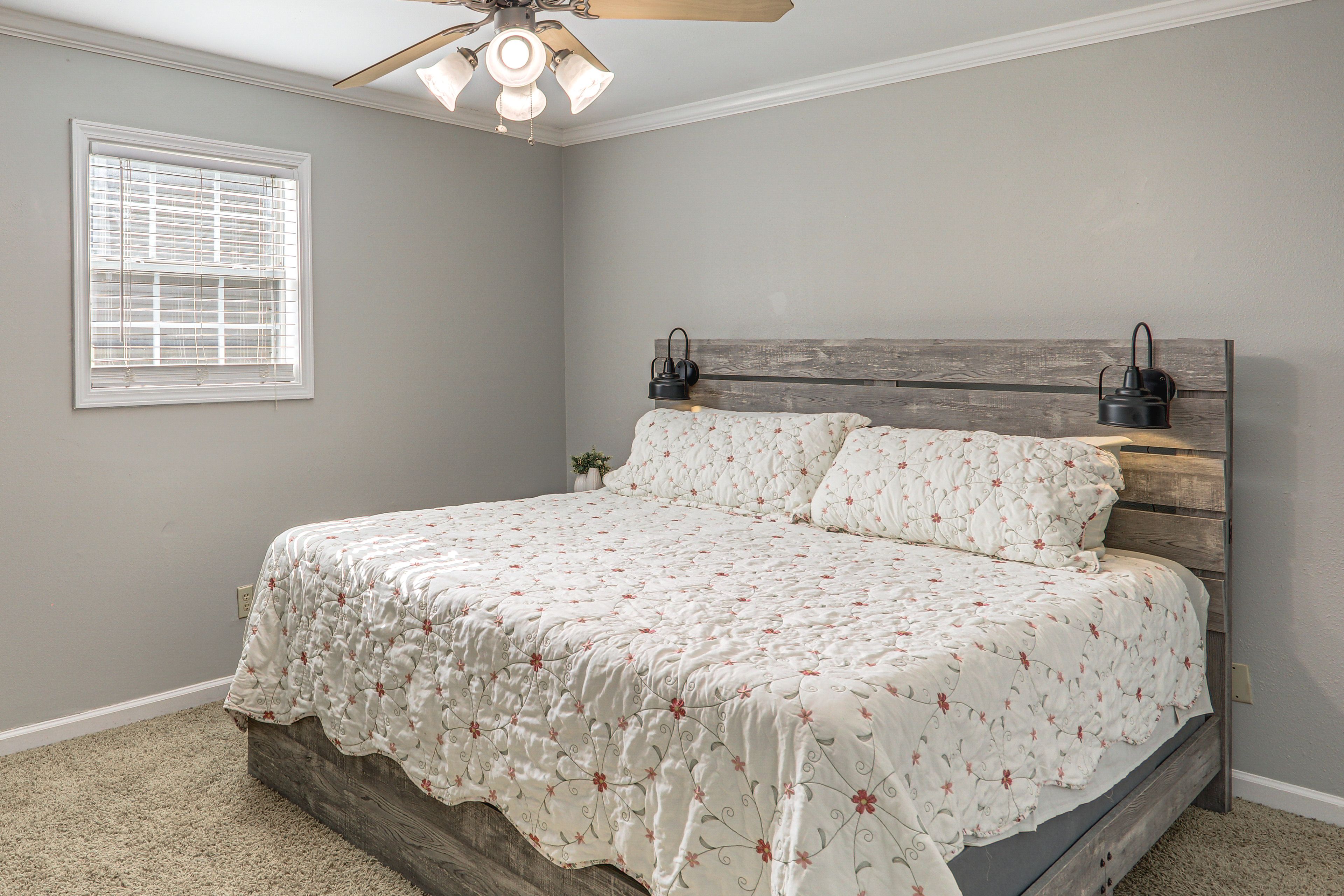 Bedroom 1 | King Bed