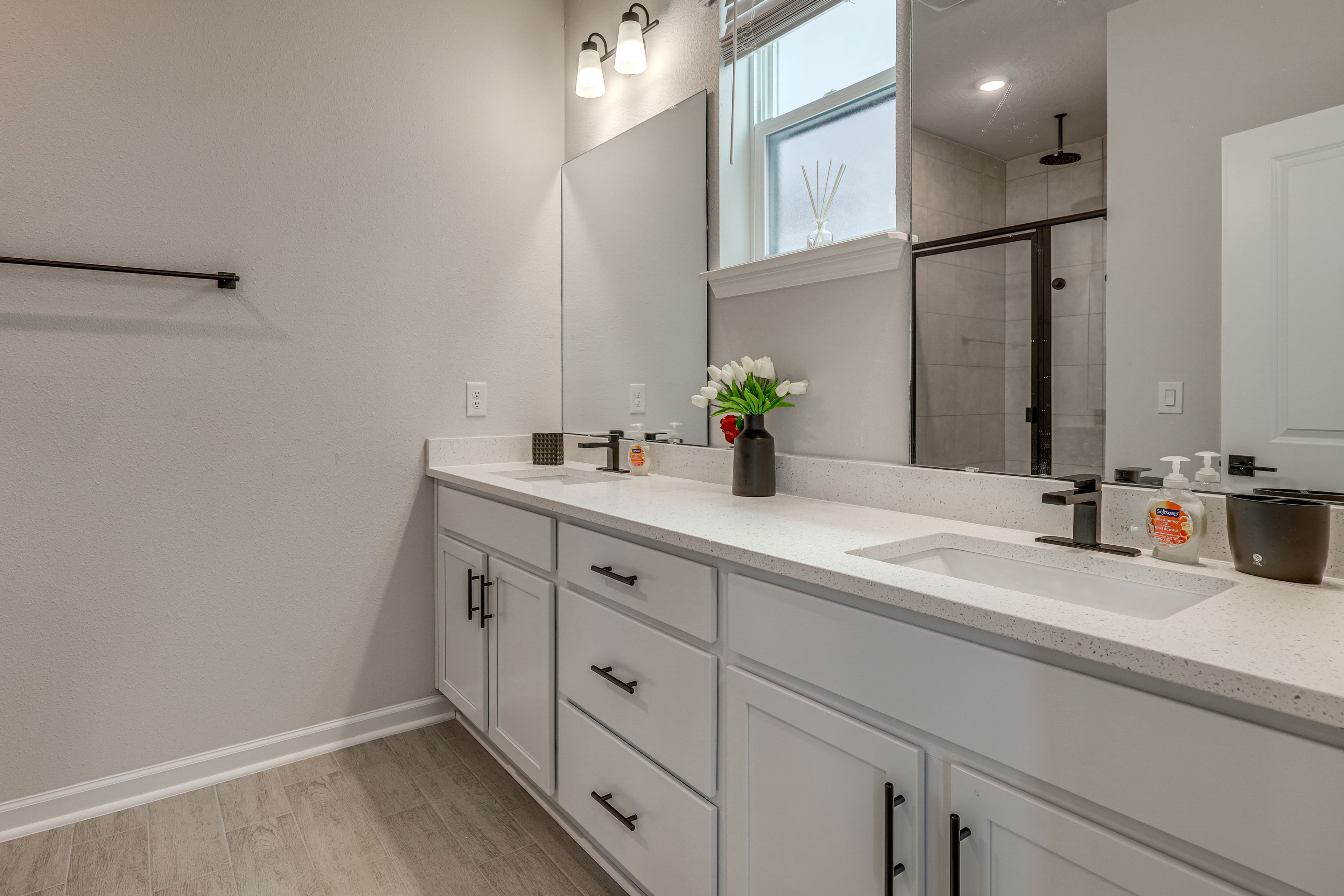 En-Suite Bathroom | Upper Level