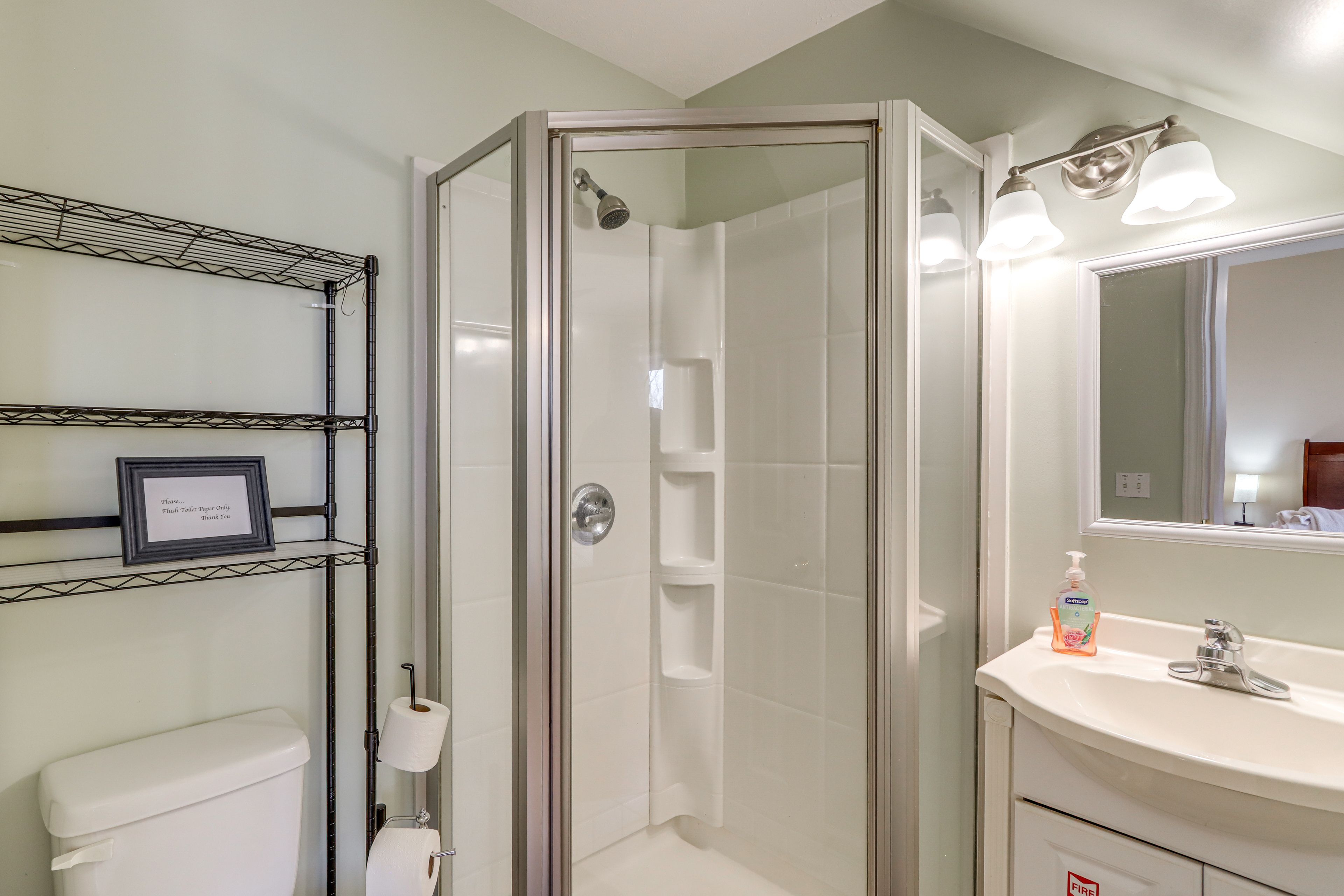 Bathroom | 2nd Floor