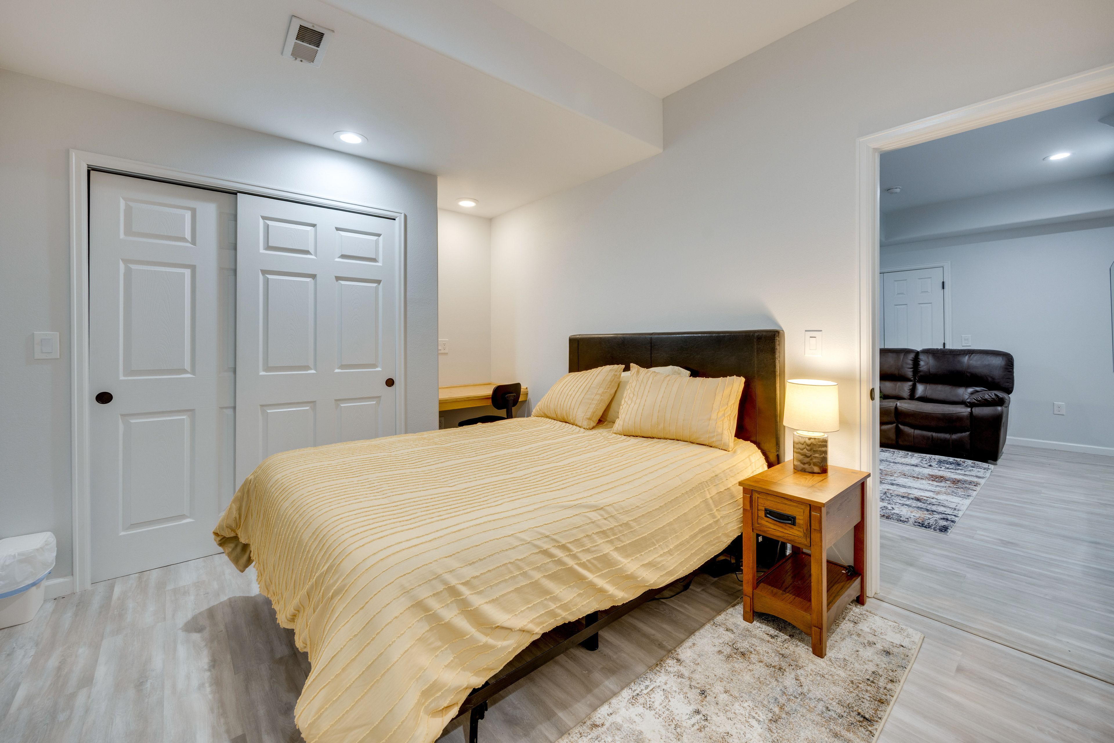 Bedroom 2 | Queen Bed