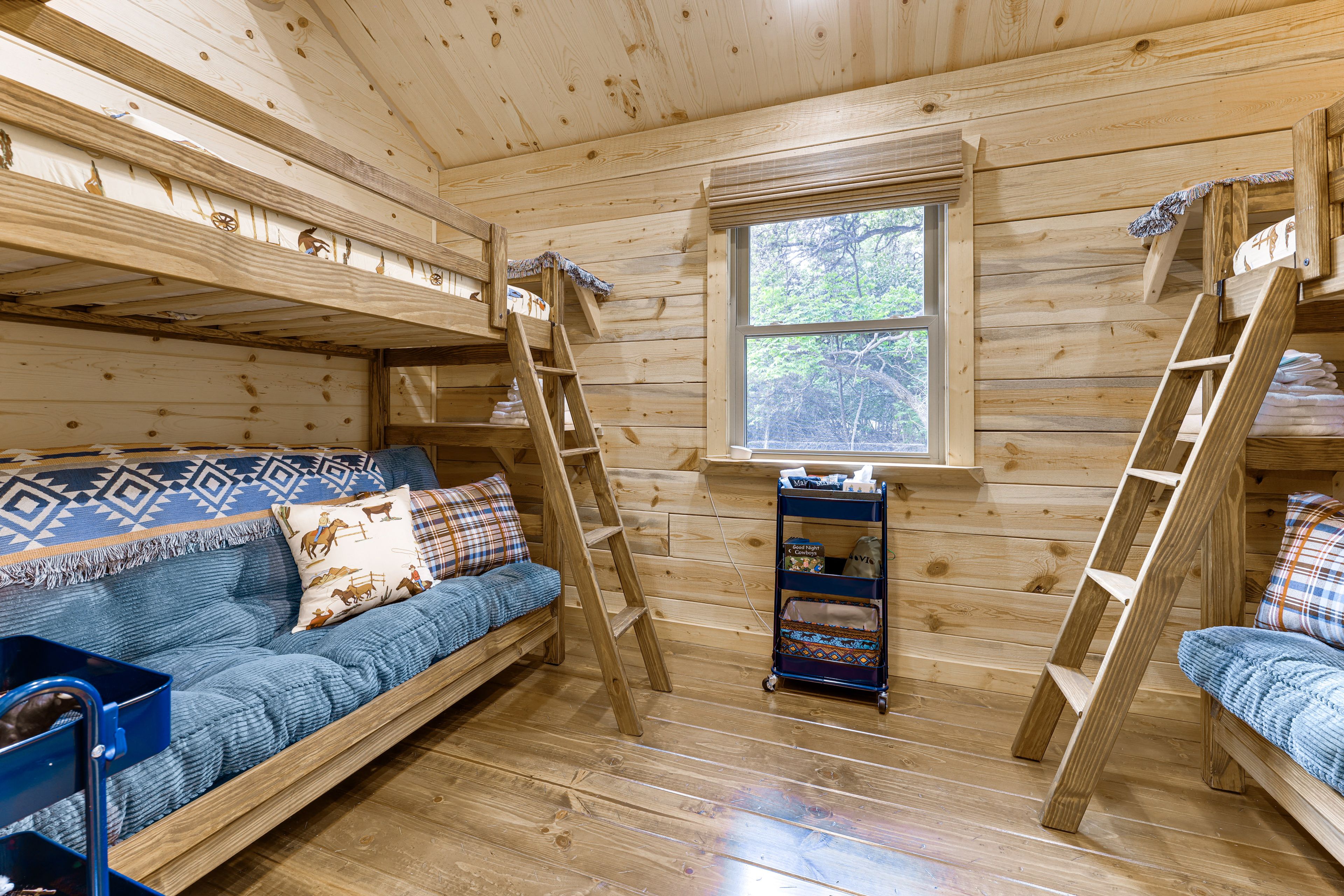Bedroom 3 | 2 Twin/Full Futon Bunk Beds