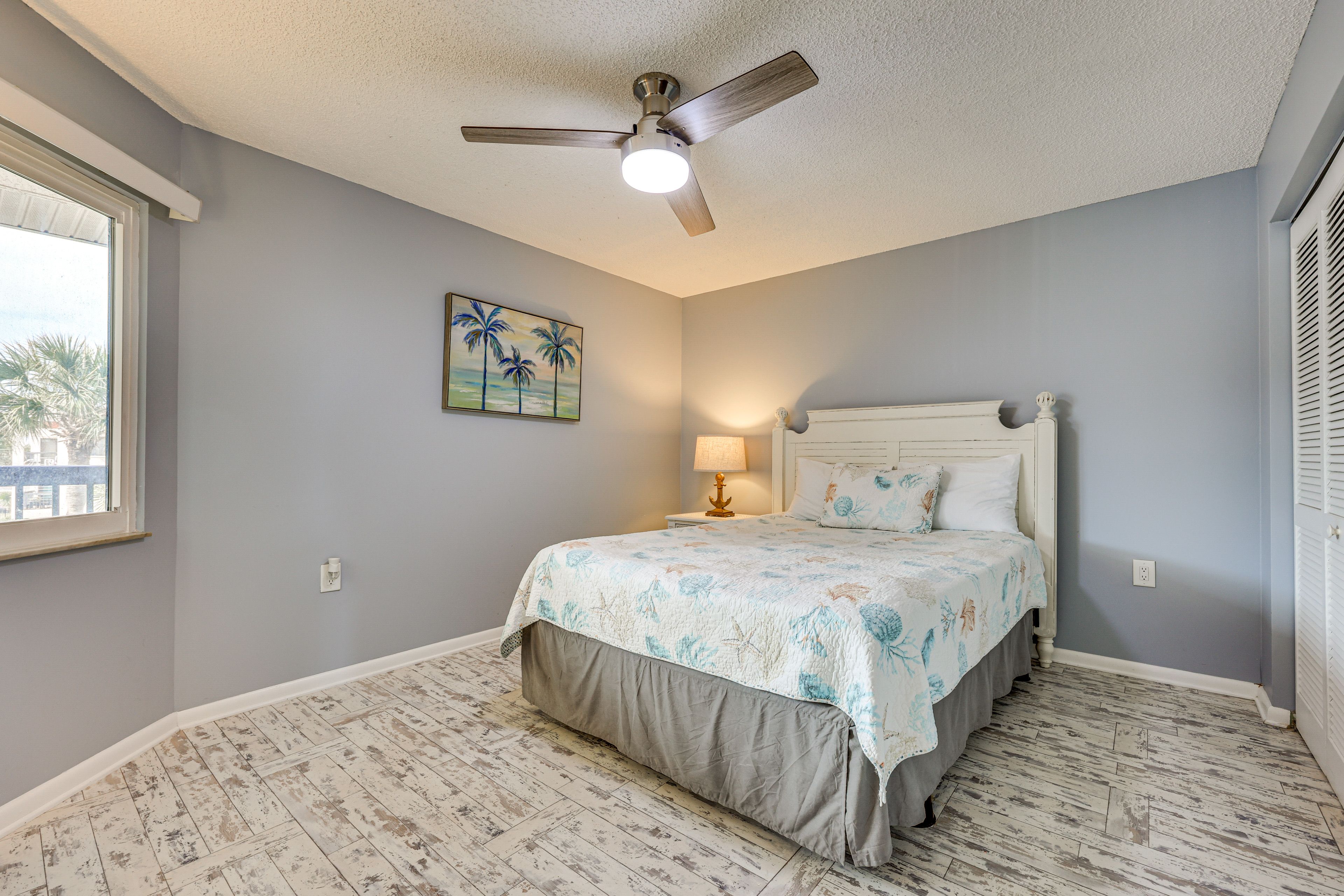 Bedroom 2 | Queen Bed