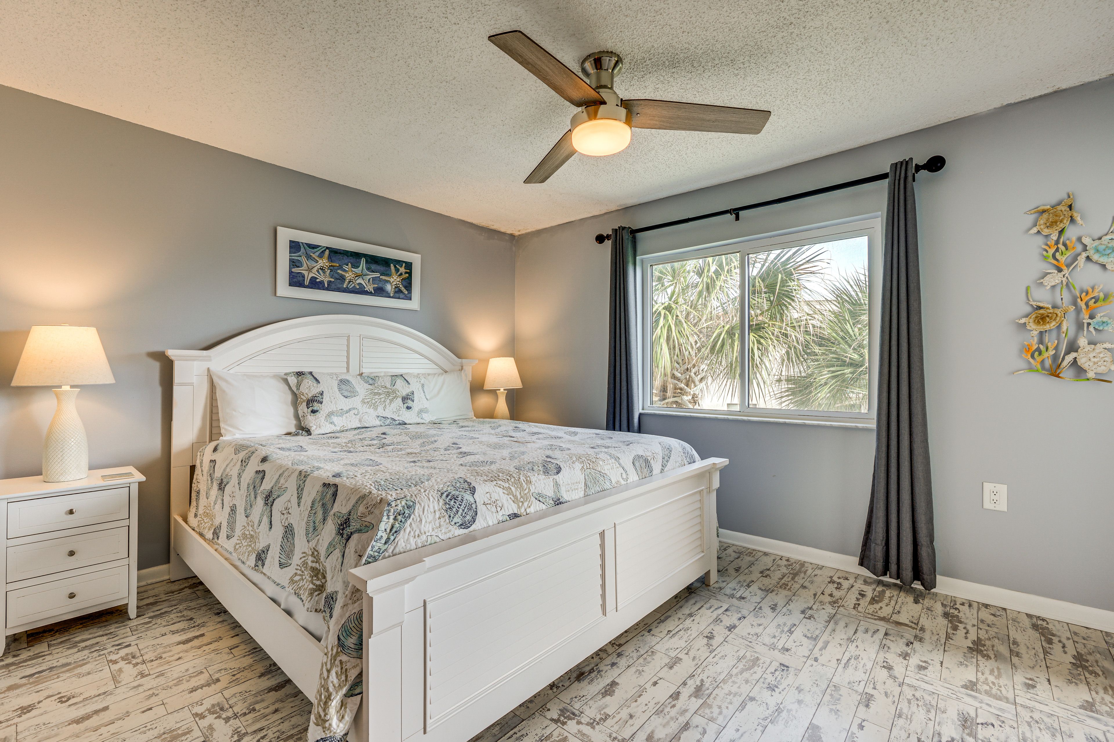 Bedroom 1 | King Bed