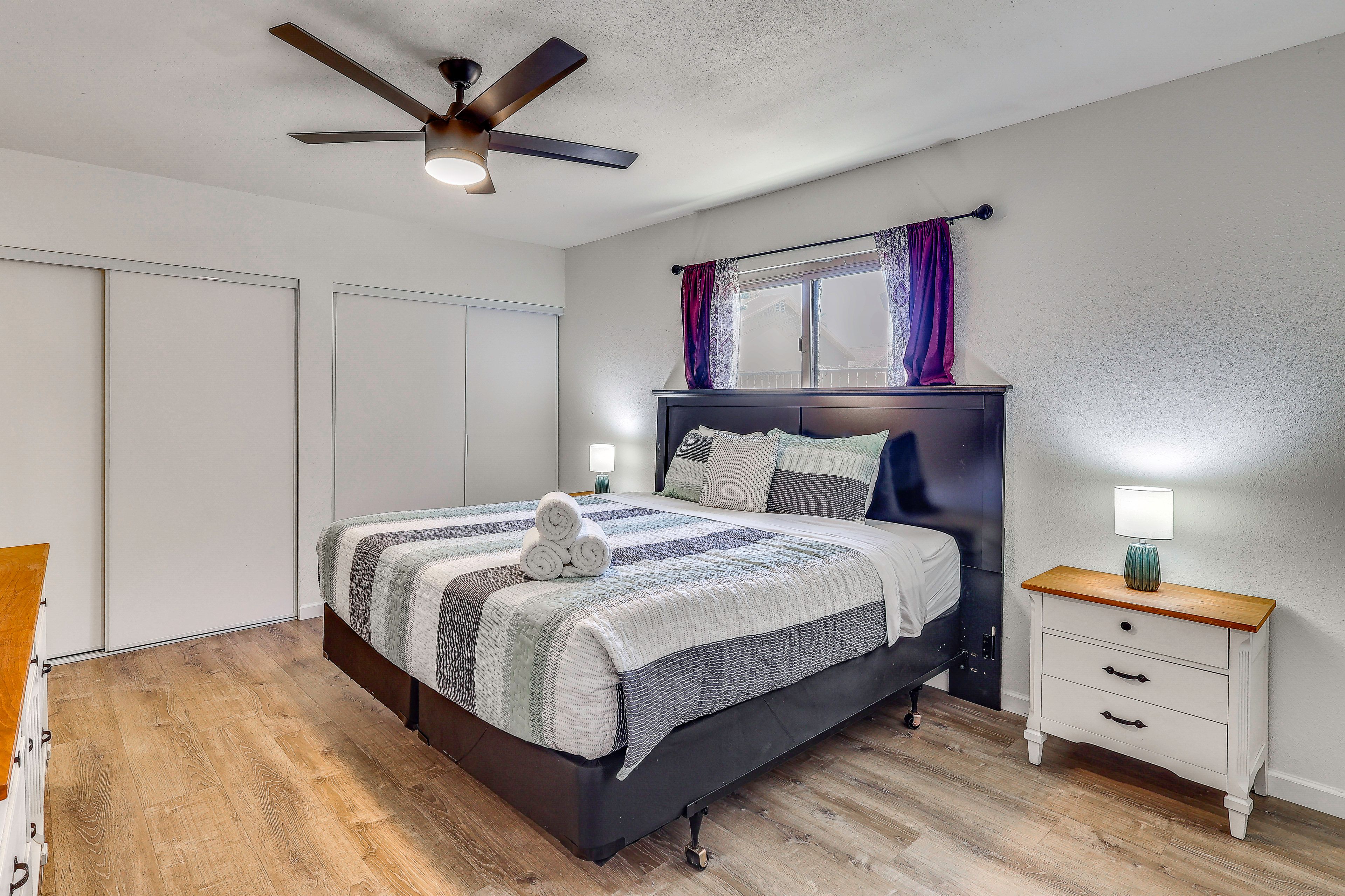 Bedroom 1 | King Bed | Smart TV