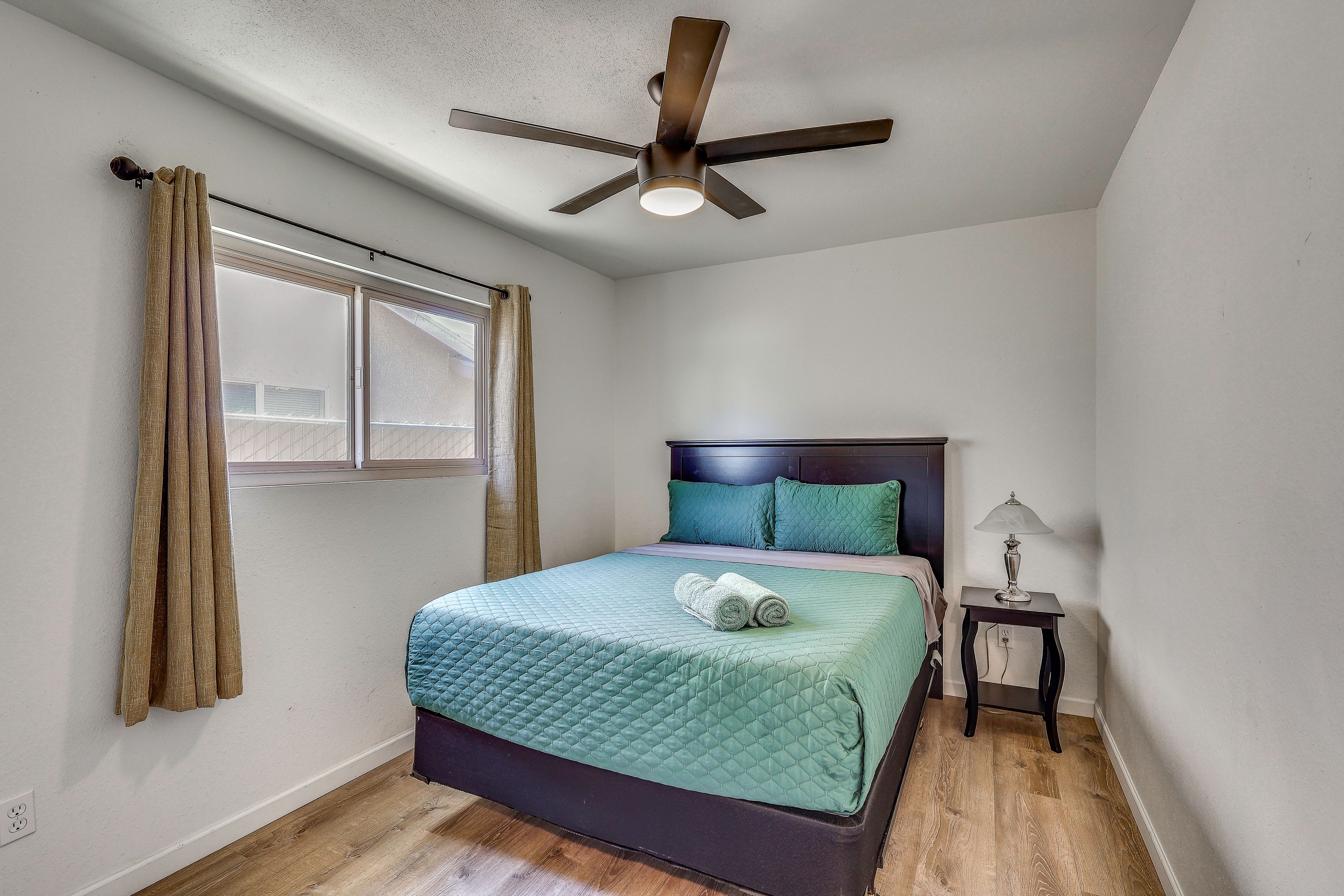Bedroom 2 | Queen Bed