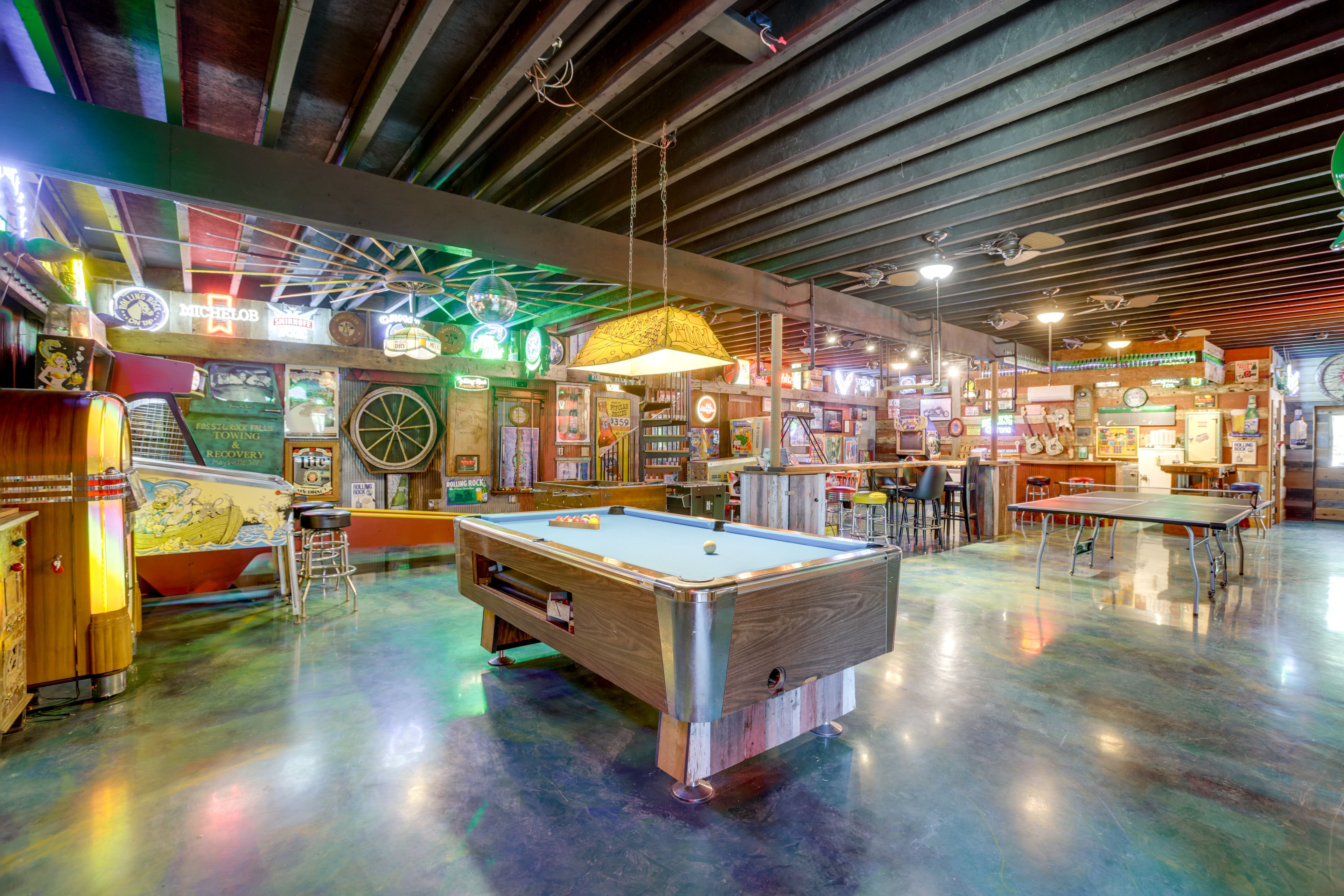 Community Amenities | Vintage Game Room