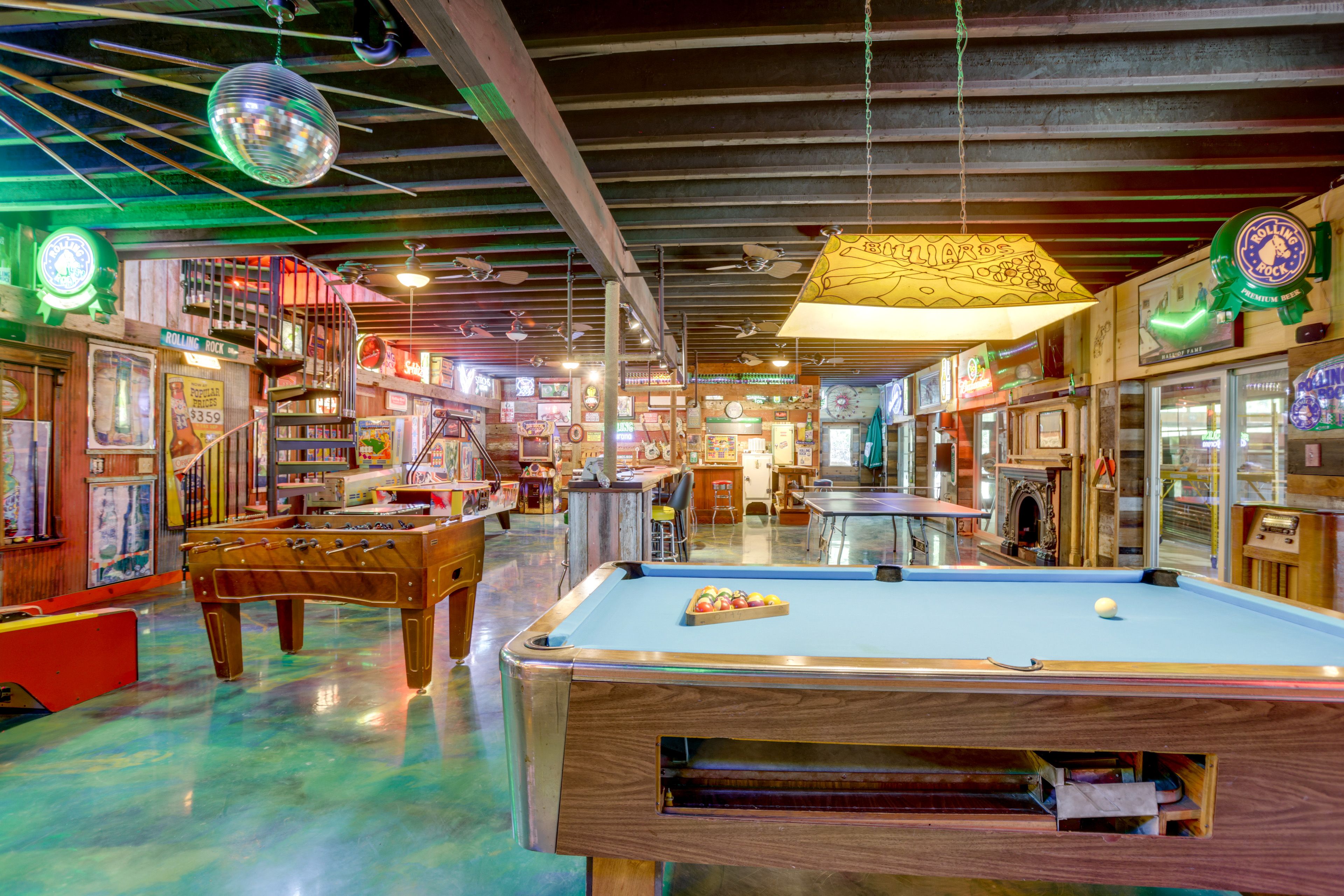 Community Amenities | Vintage Game Room