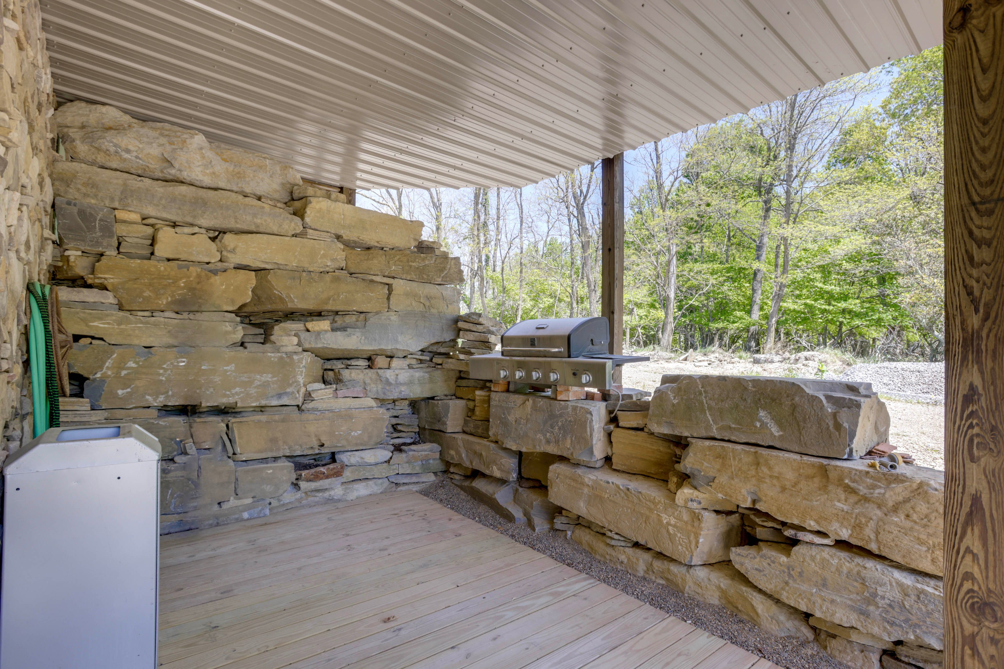 Community Amenities | Grill | Hot Tub