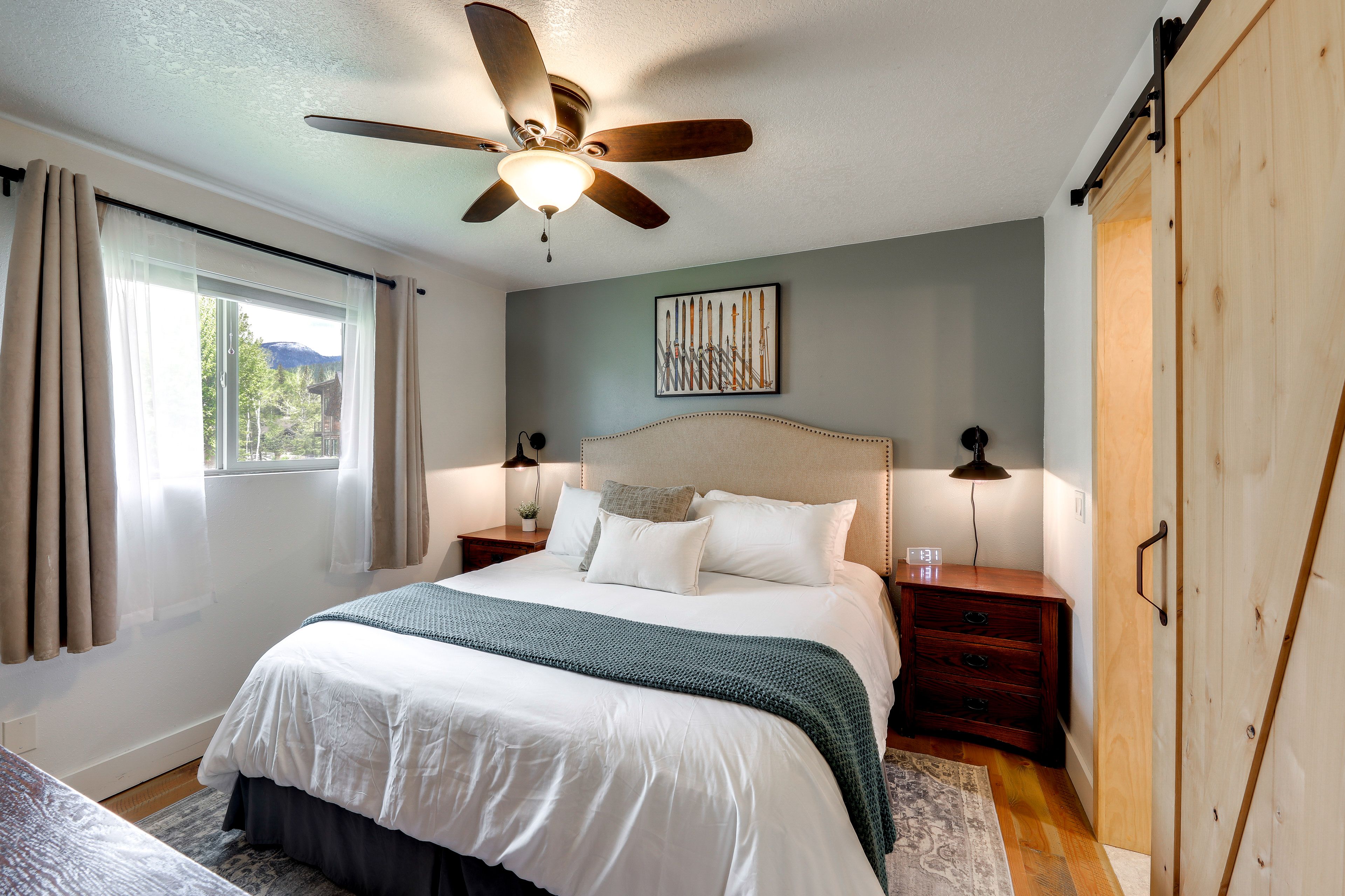 Bedroom 1 | King Bed