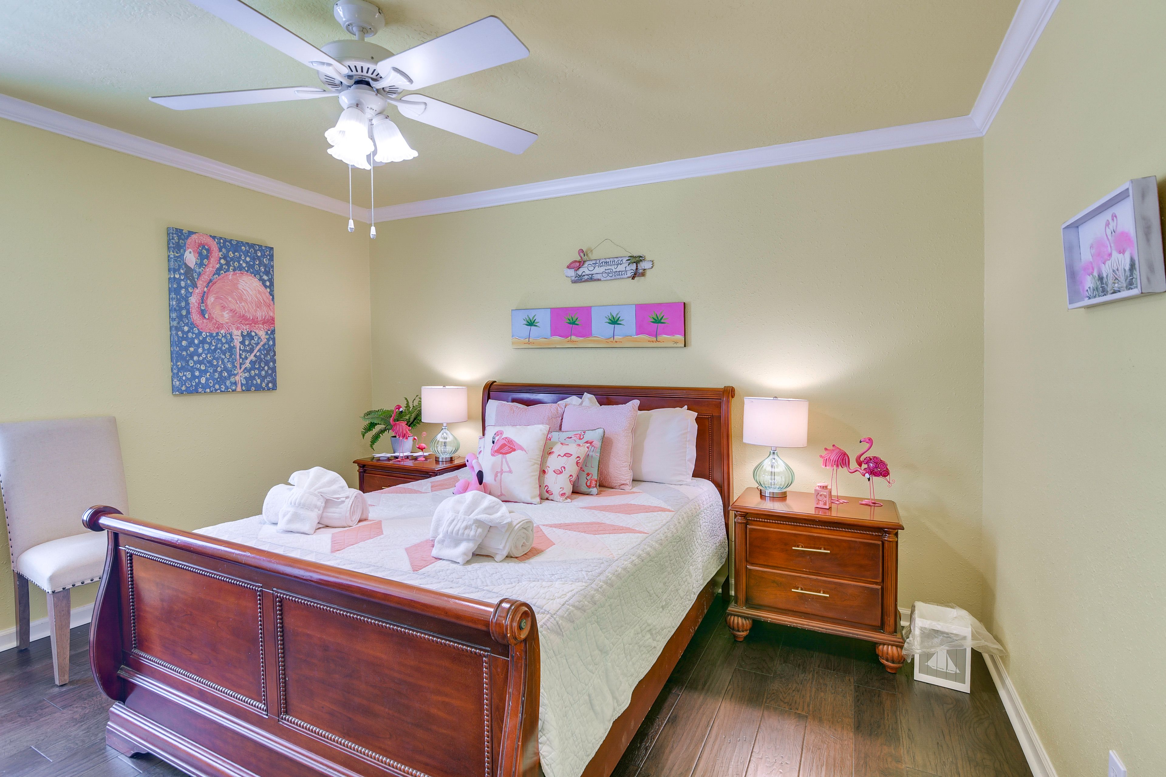 Bedroom 2 | Queen Bed