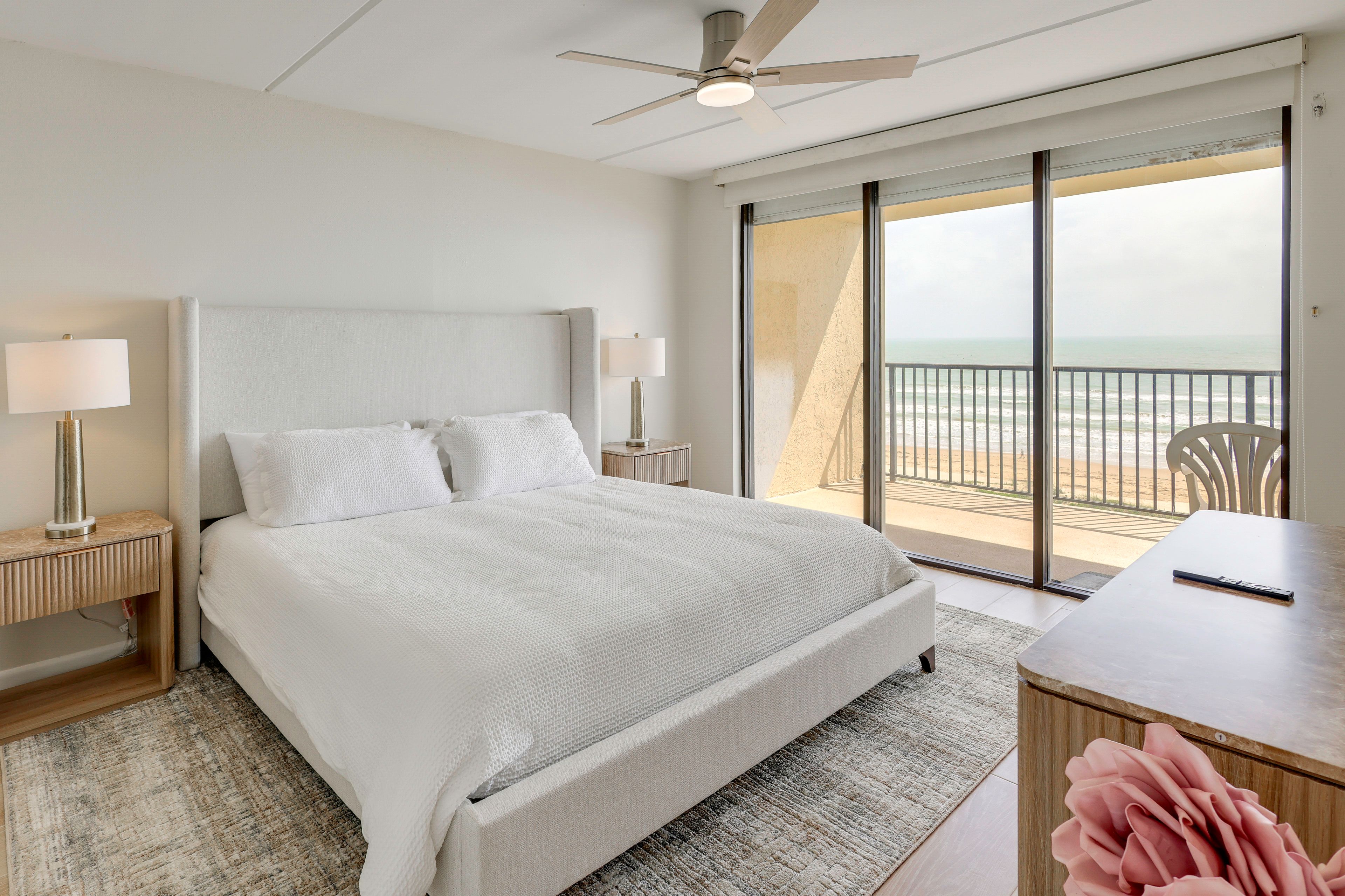 Bedroom 1 | King Bed