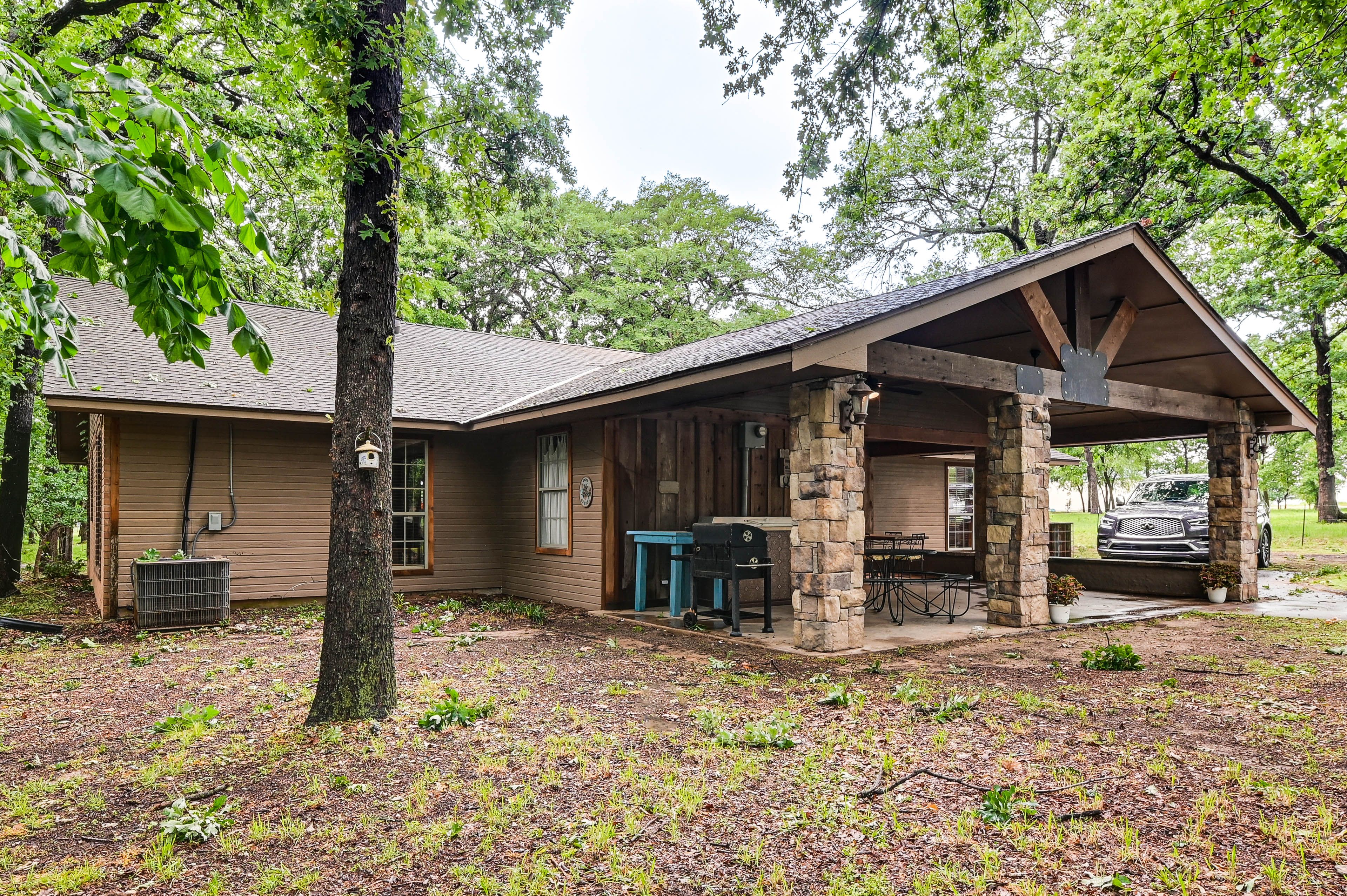 Private Yard | Fire Pit