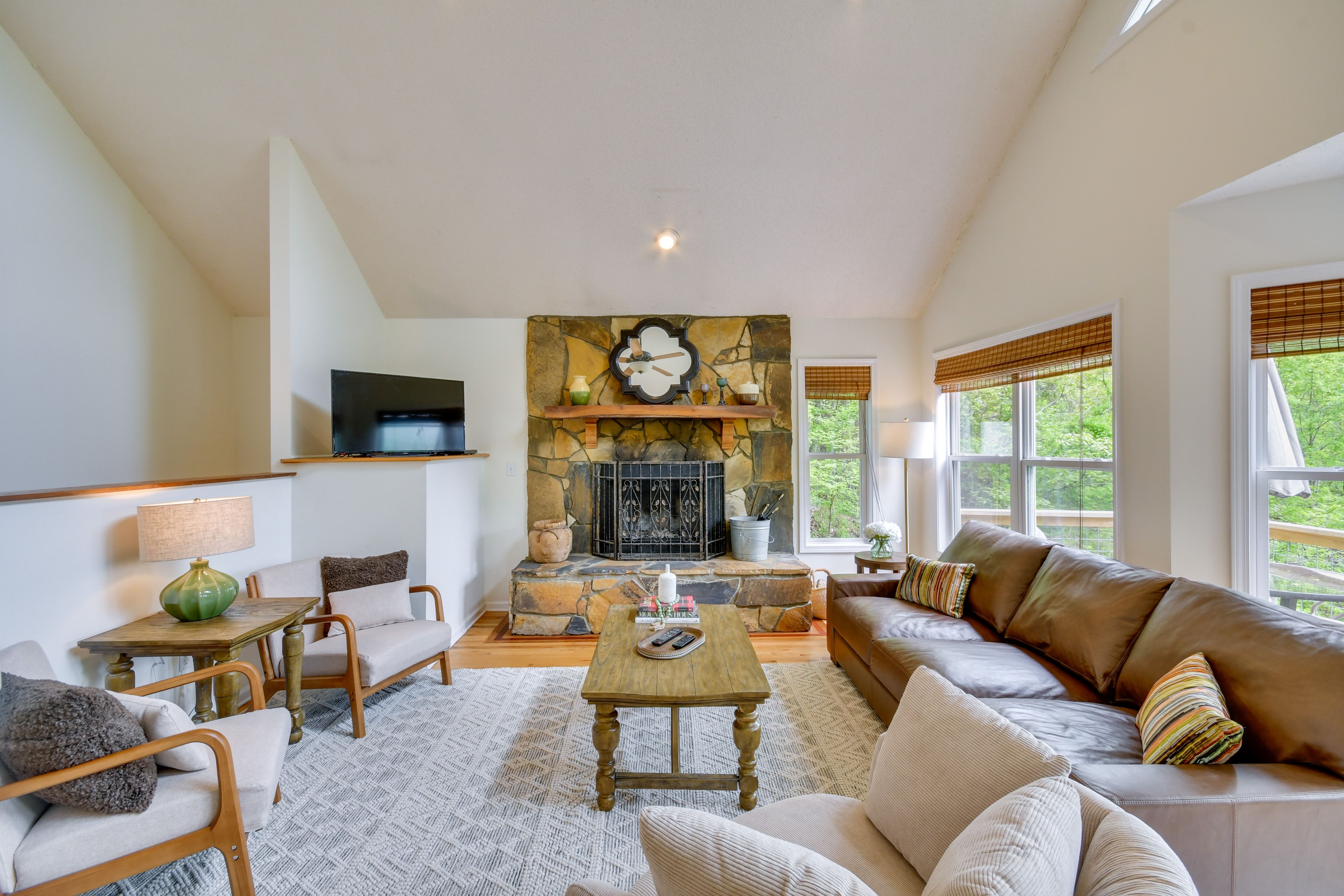 Living Room | 2nd Floor