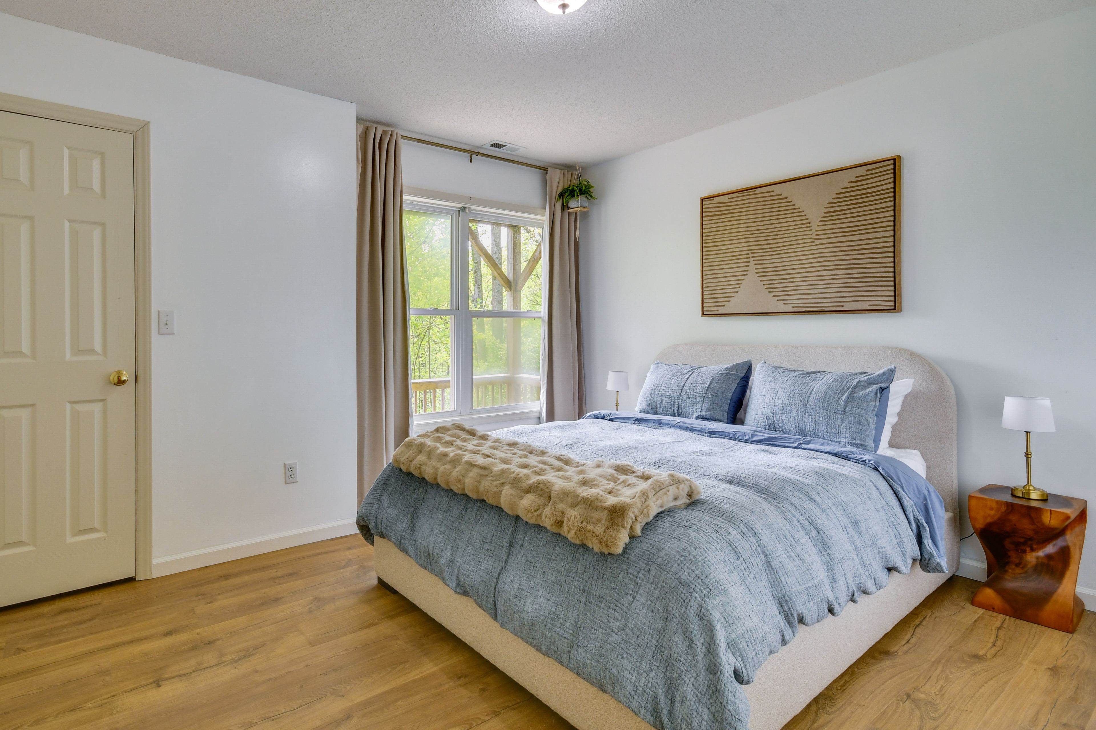 Bedroom 2 | Queen Bed | 1st Floor
