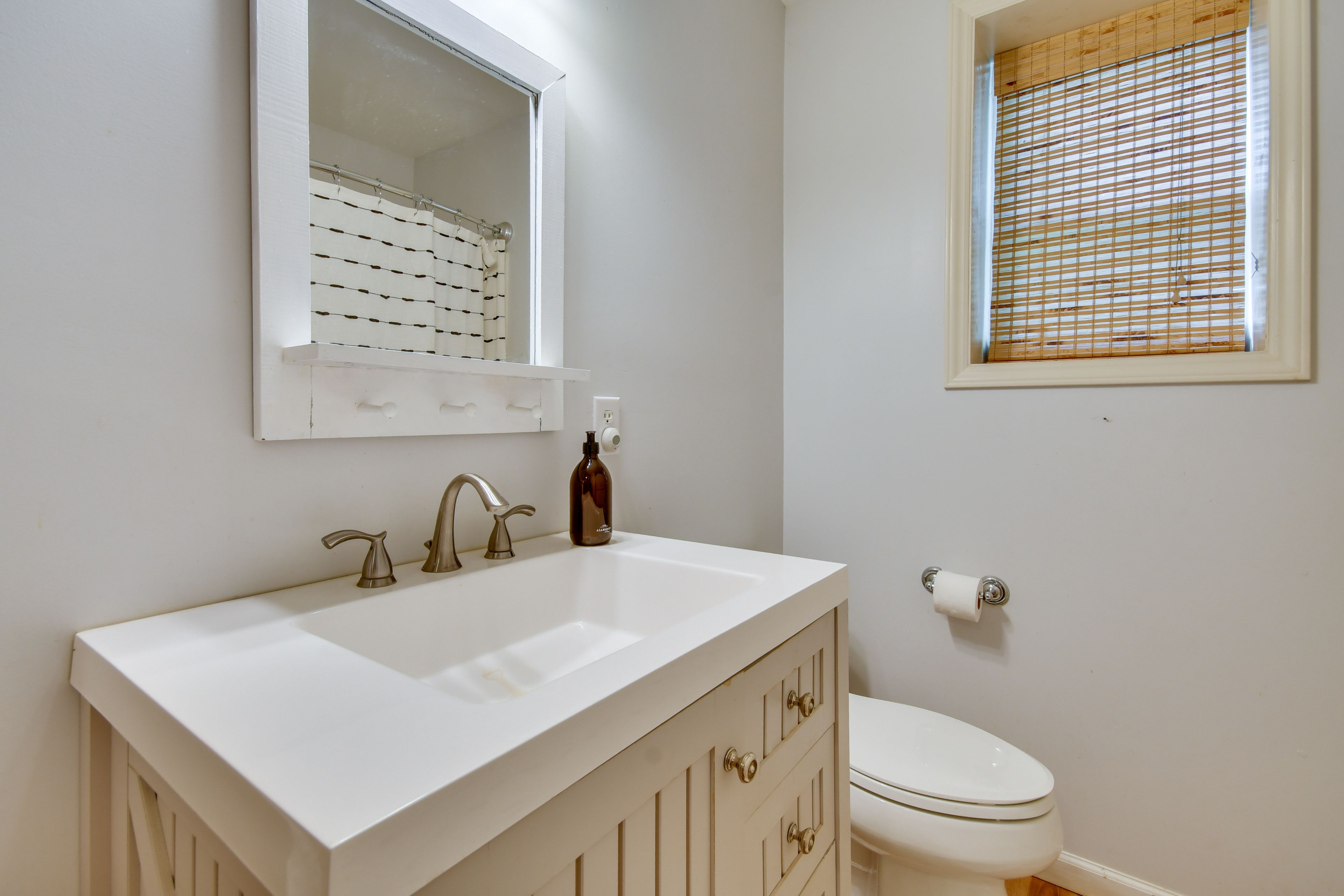 Full Bathroom | 1st Floor