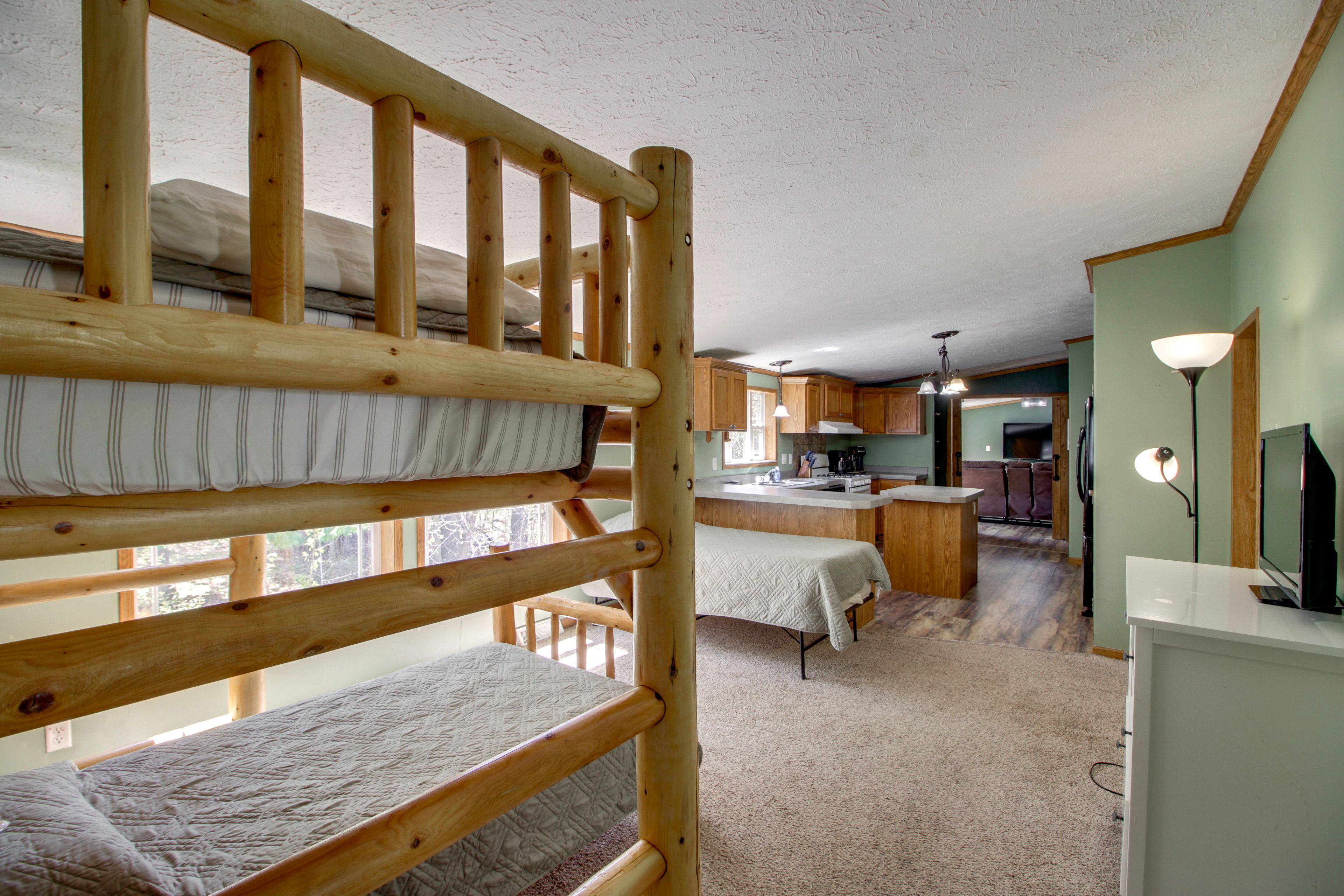 Sleeping Nook | Lofted Twin Bed | 2 Twin Beds