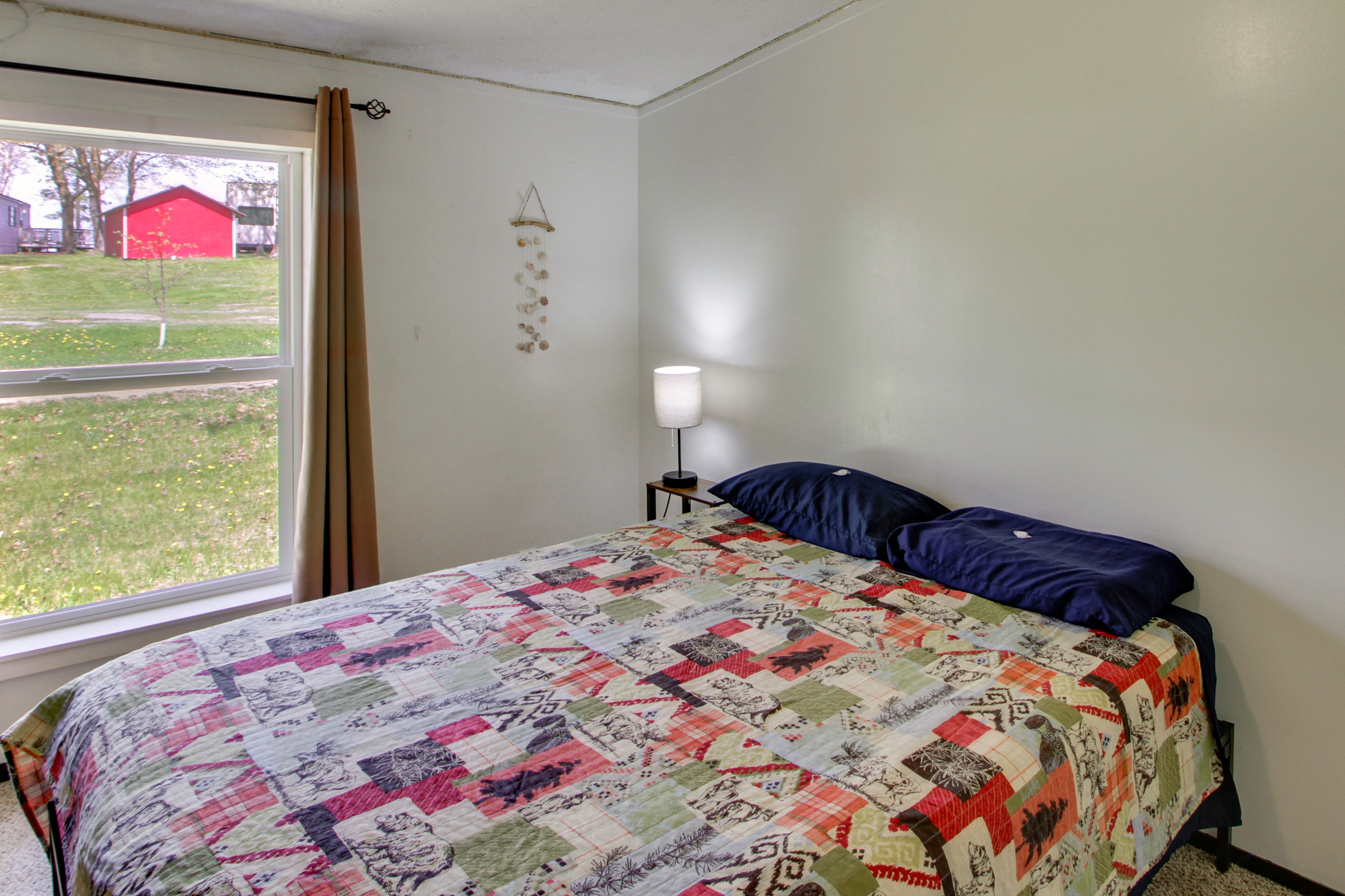 Bedroom 3 | Queen Bed