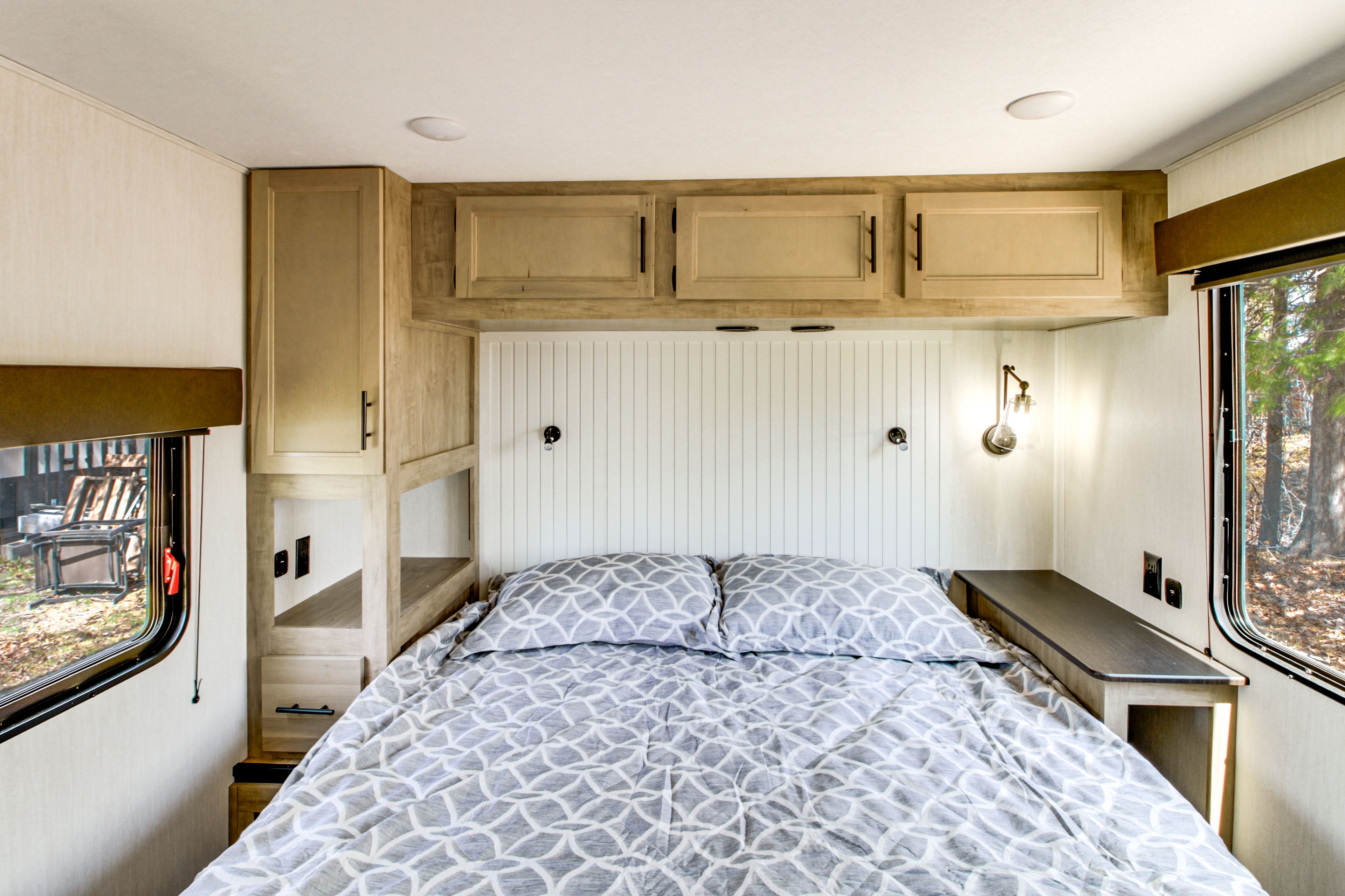 Bedroom | Queen Bed