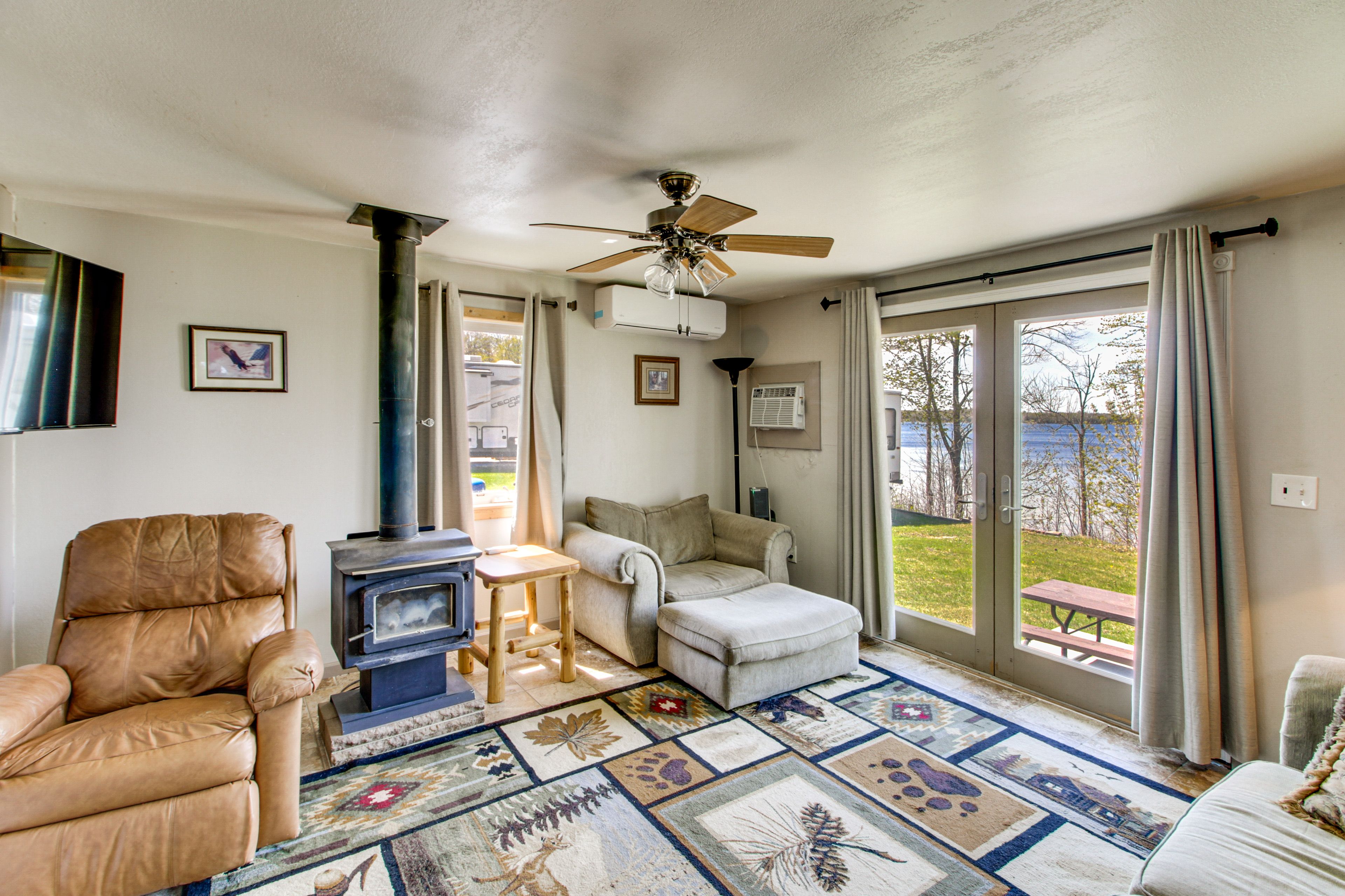 Cabin Interior | Lake View