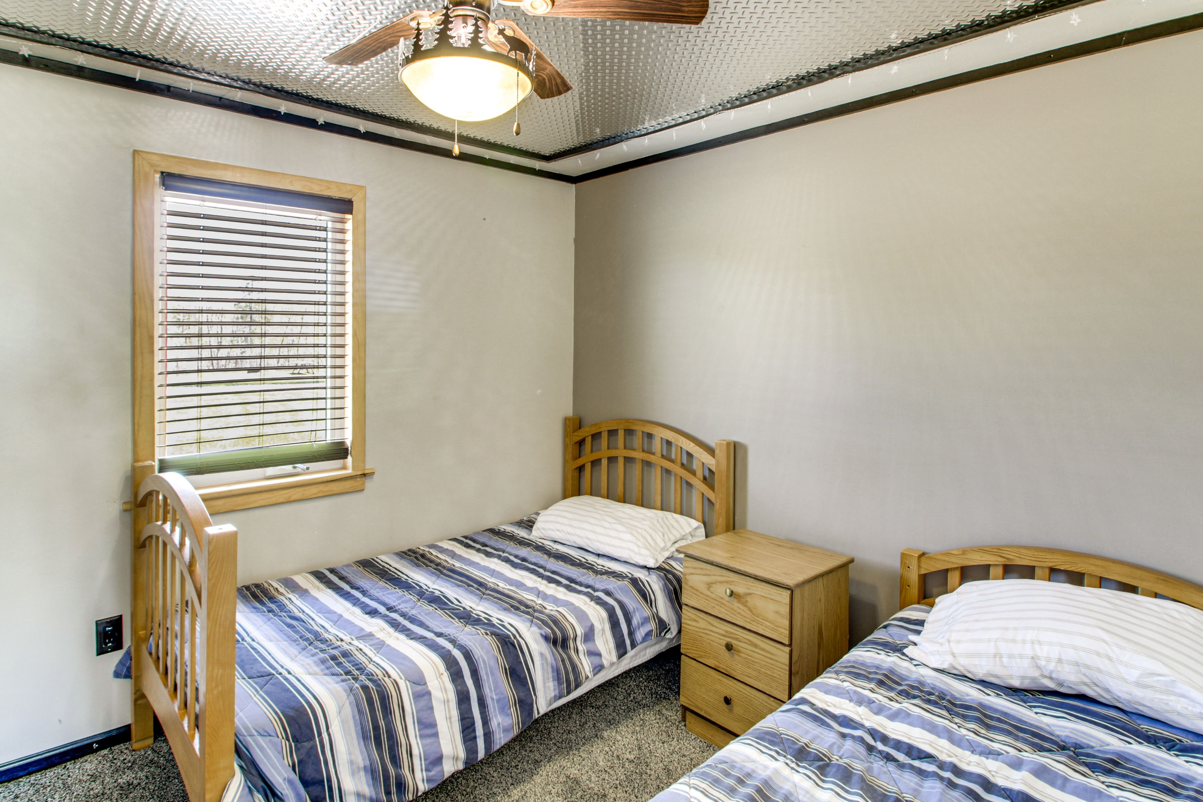 Bedroom 2 | 2 Twin Beds