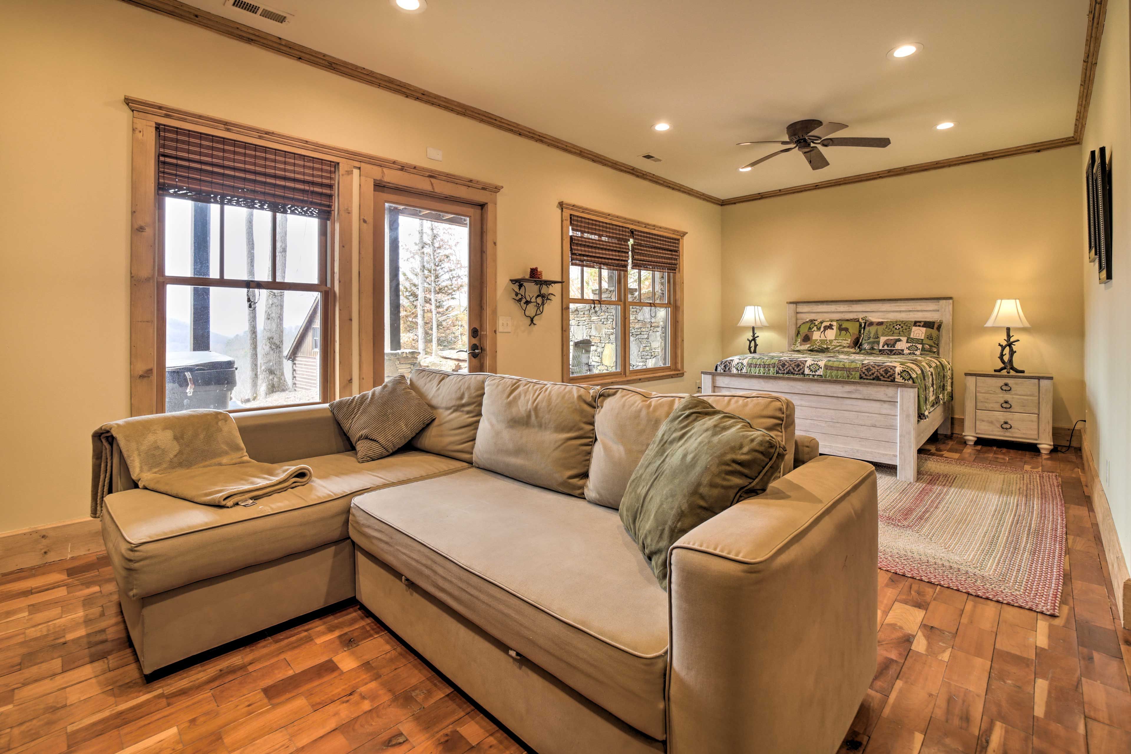 Bedroom 4 (Basement) | King Bed | Basement Level
