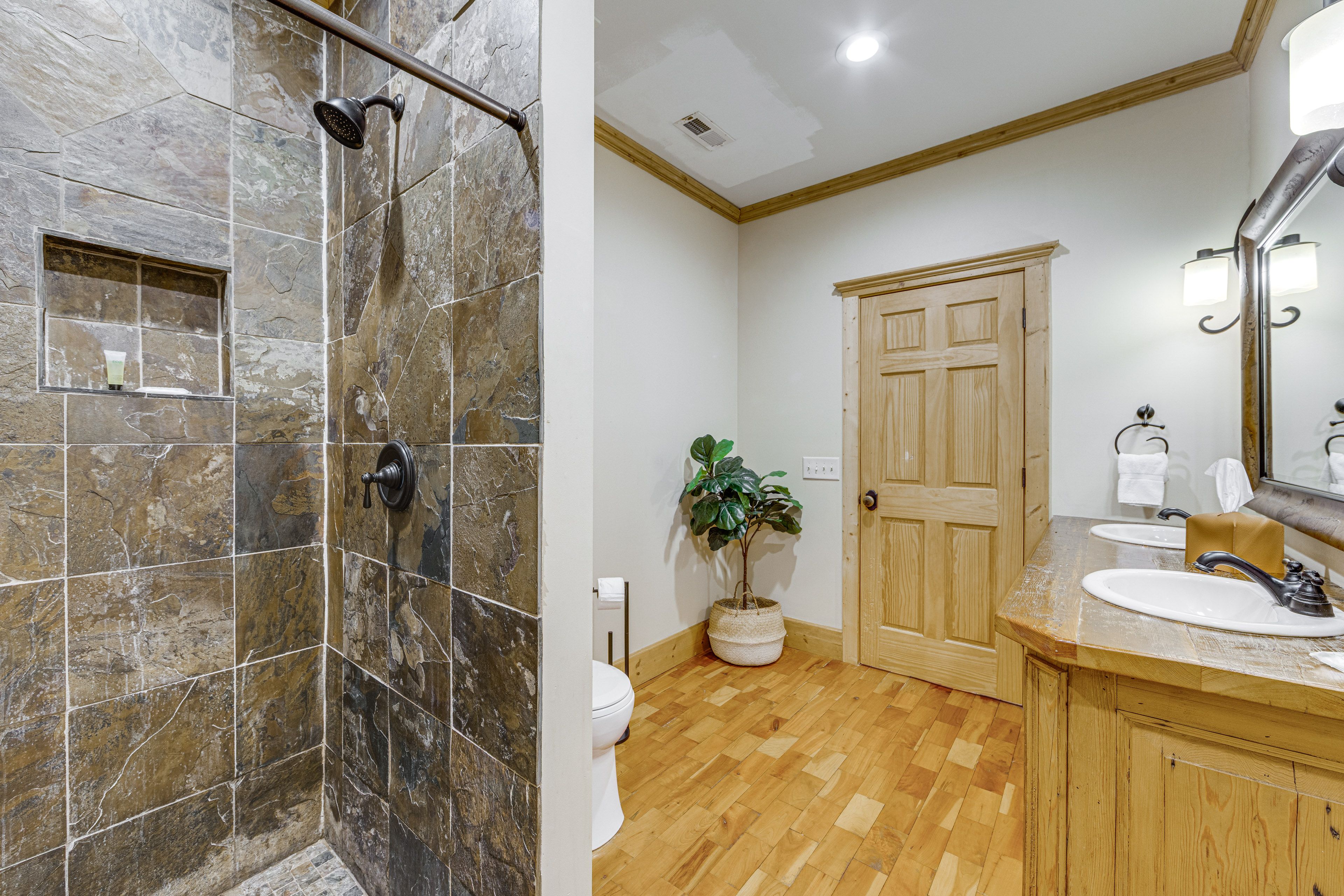 Full Bathroom | Basement