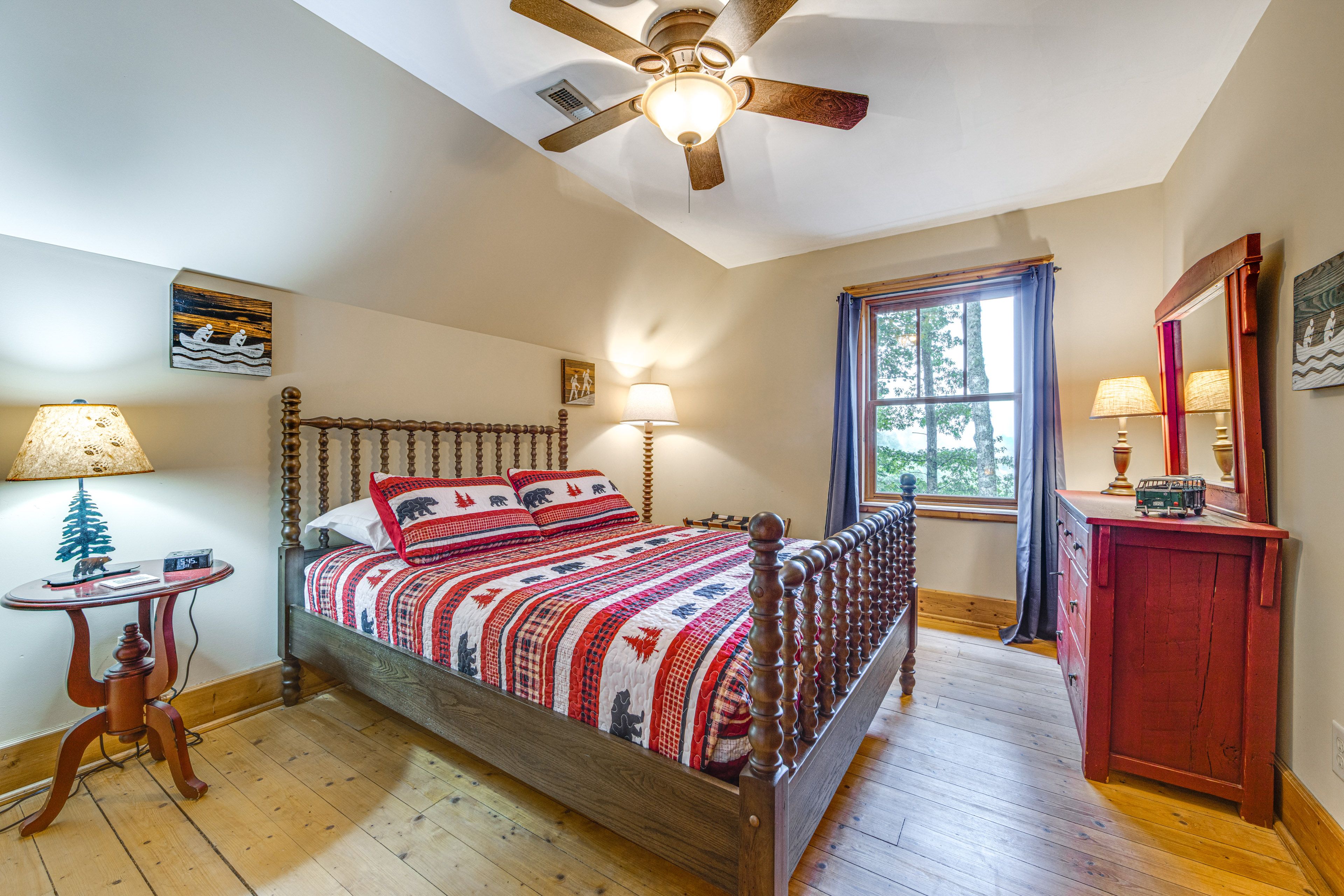 Bedroom 3 | Queen Bed | 2nd Floor