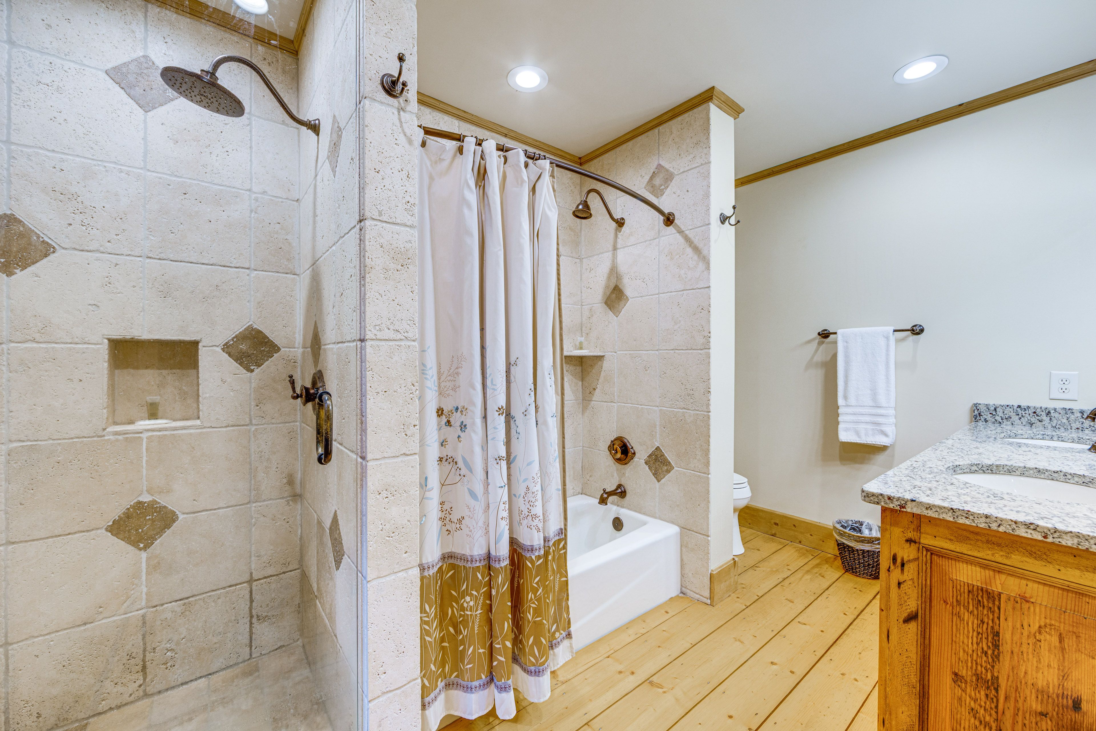 Full Bathroom | 1st Floor