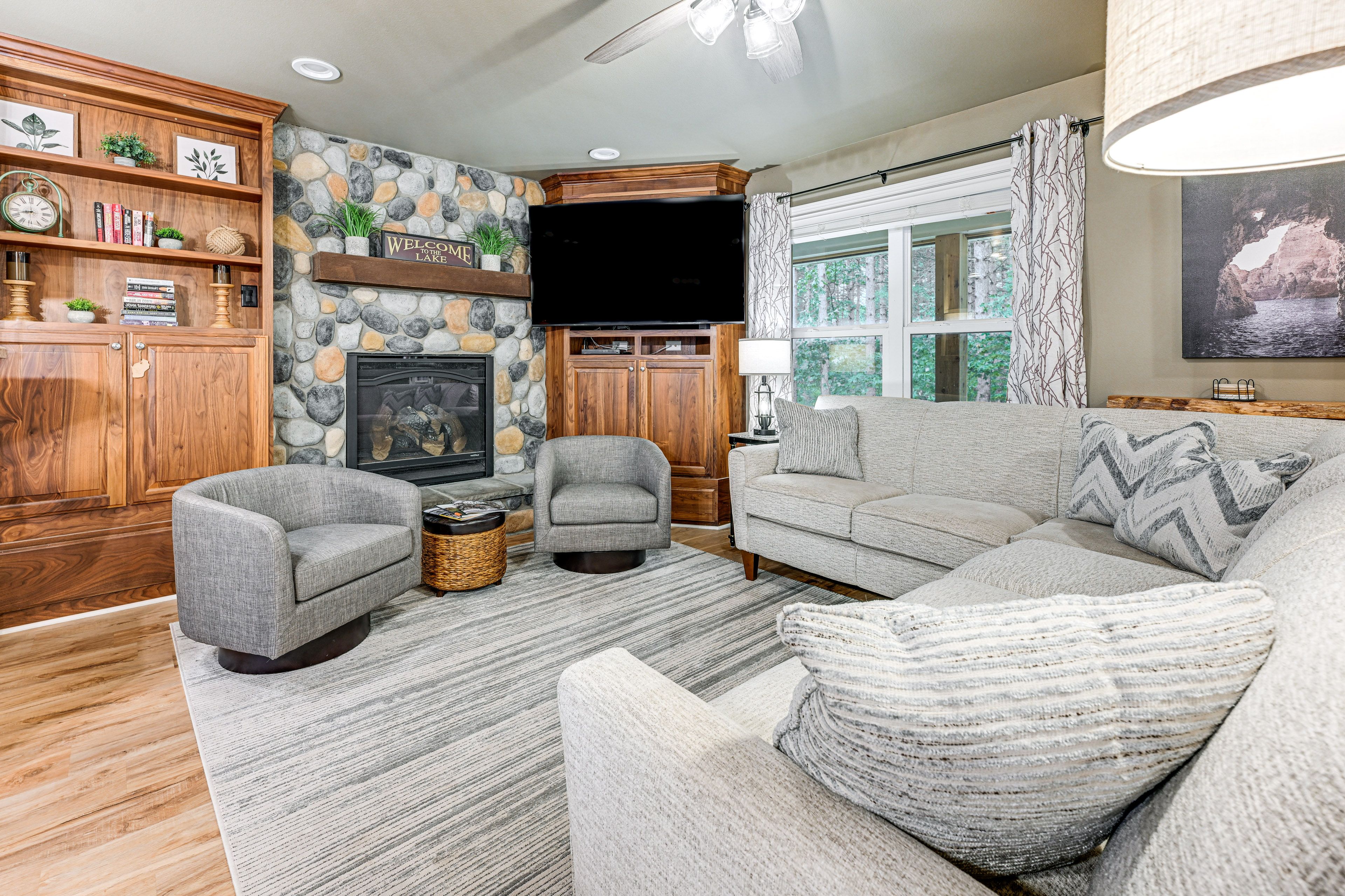 Living Room | Queen Sleeper Sofa | Main Level