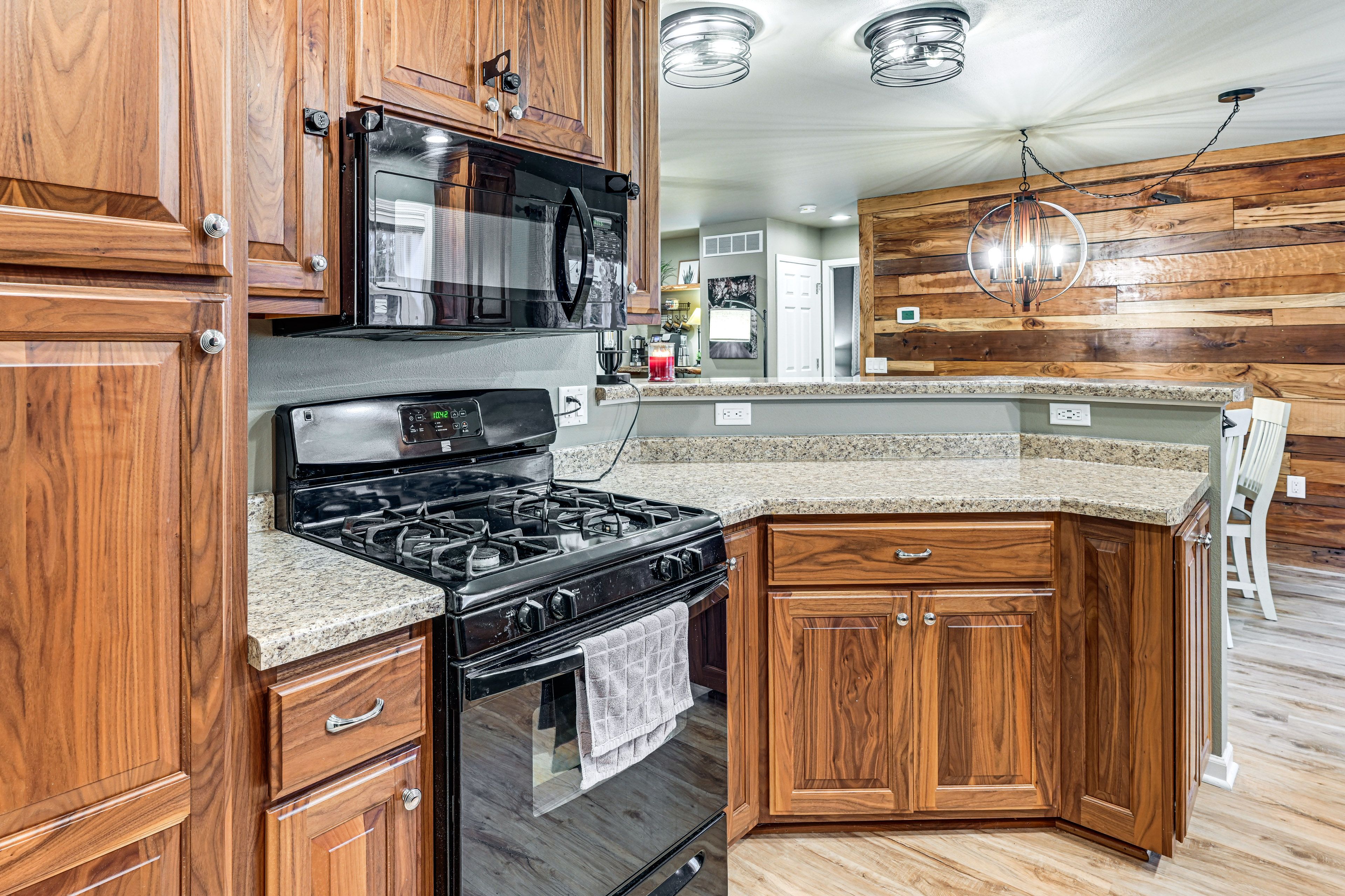 Kitchen | Main Level