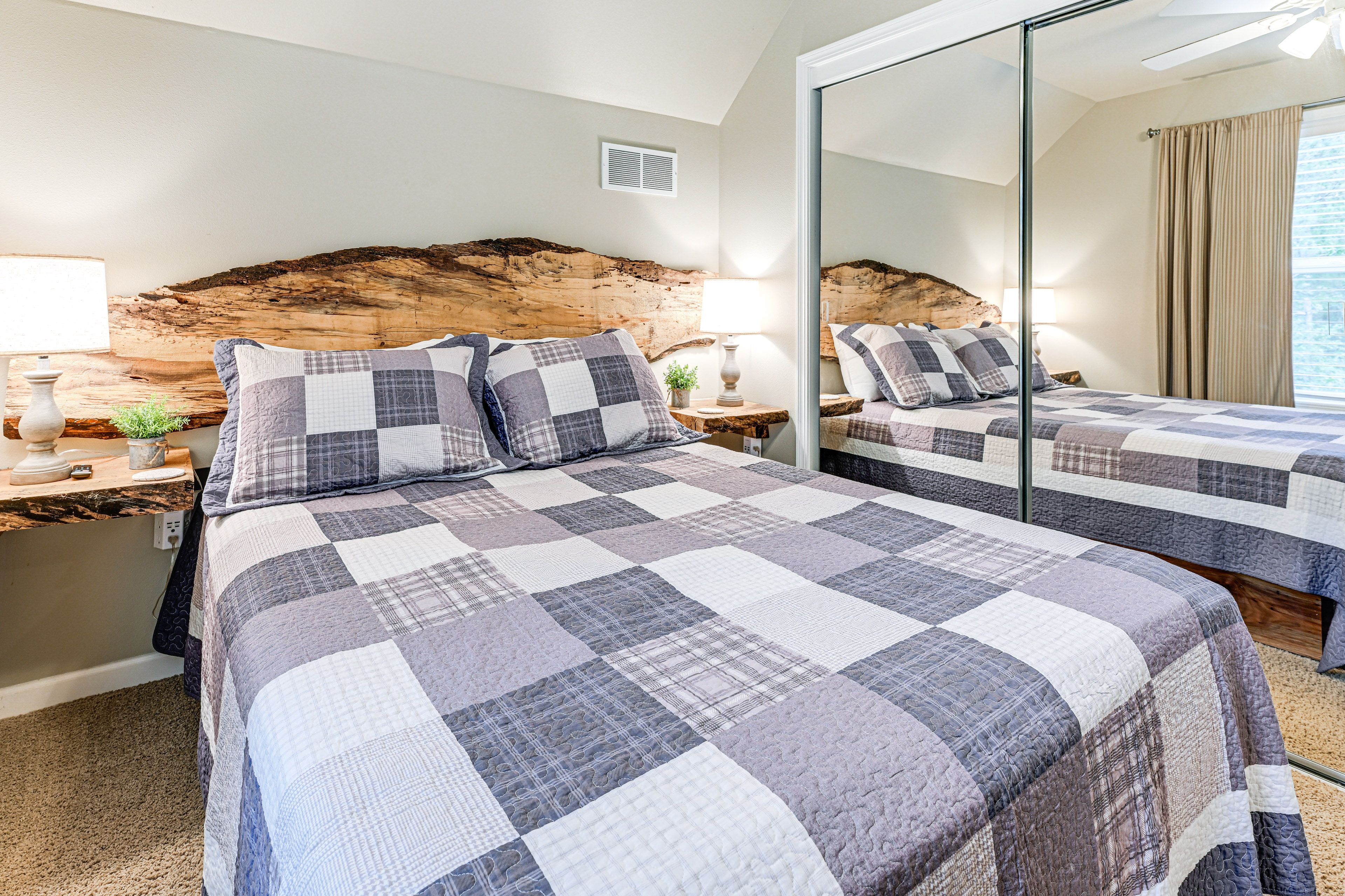 Bedroom 2 | Queen Bed | 2nd Floor