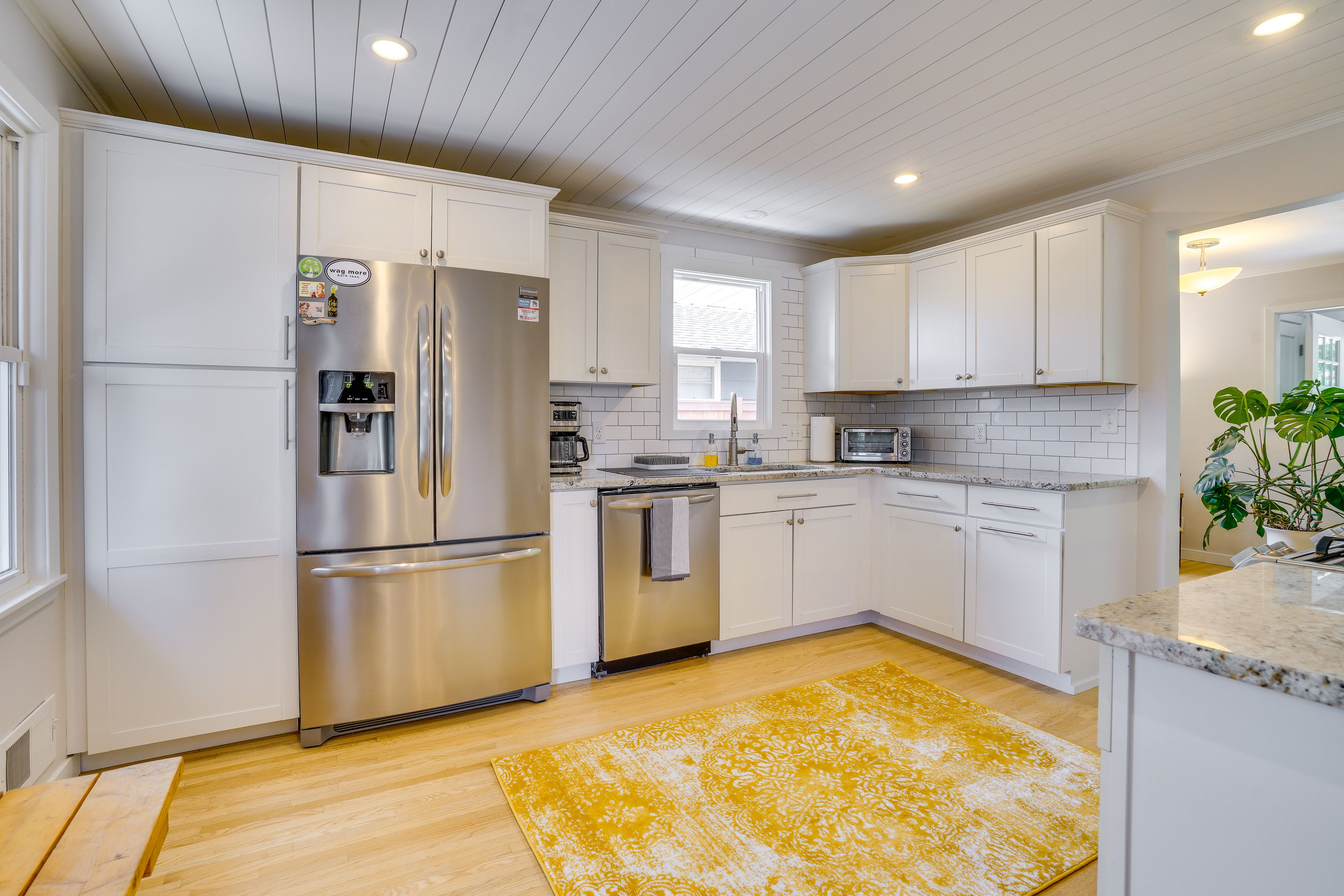 Kitchen | Main Level