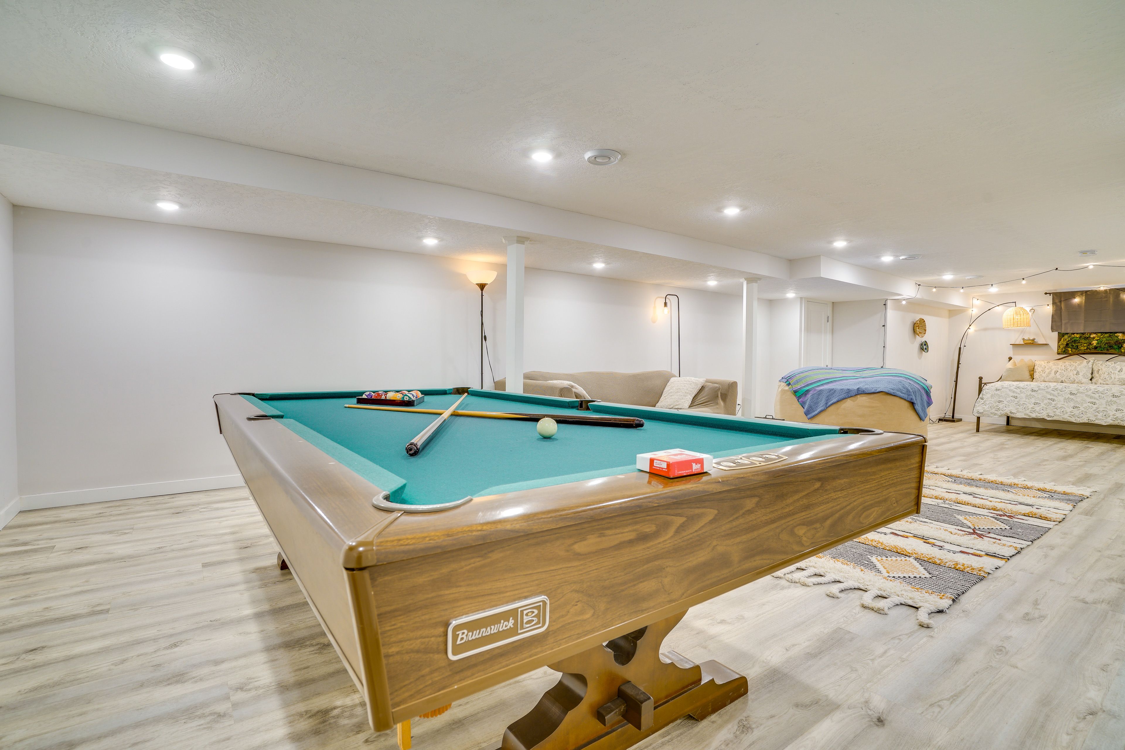 Game Room/Lounge | Lower Level | Full Daybed