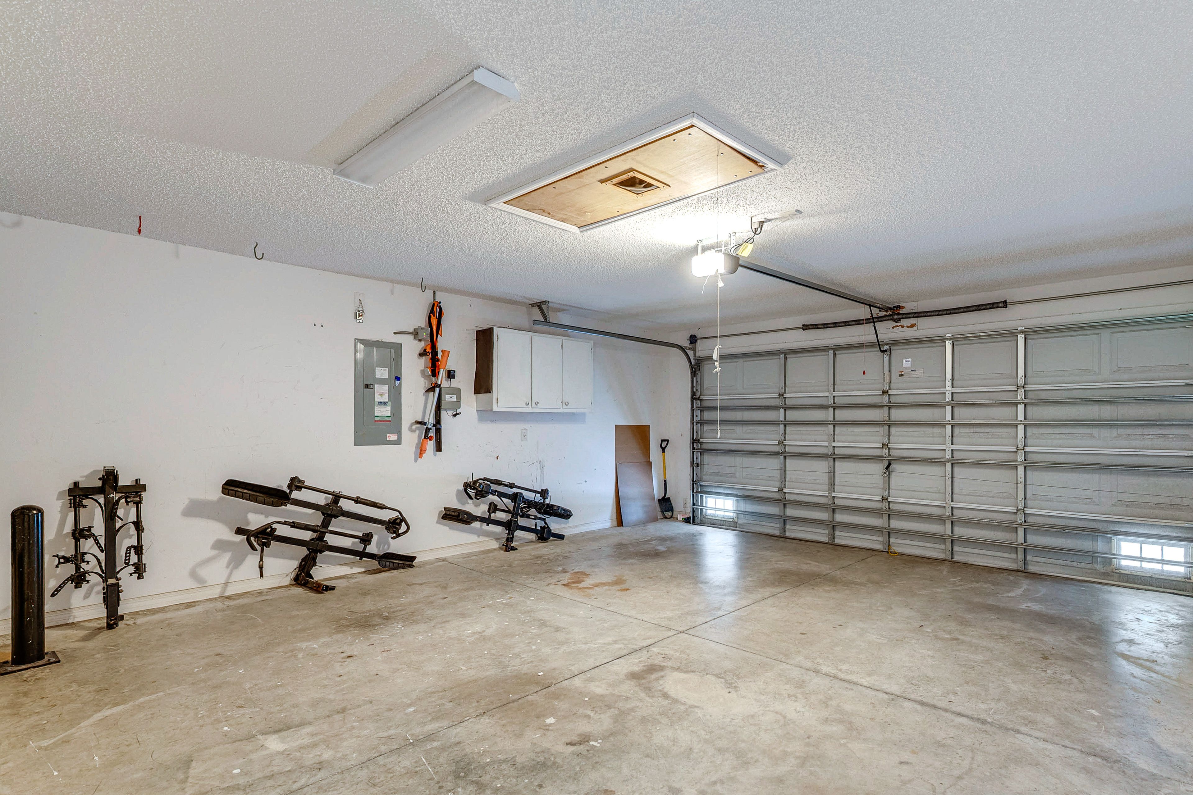 Parking | Garage (2 Vehicles) | Driveway (2 Vehicles) | Free Street