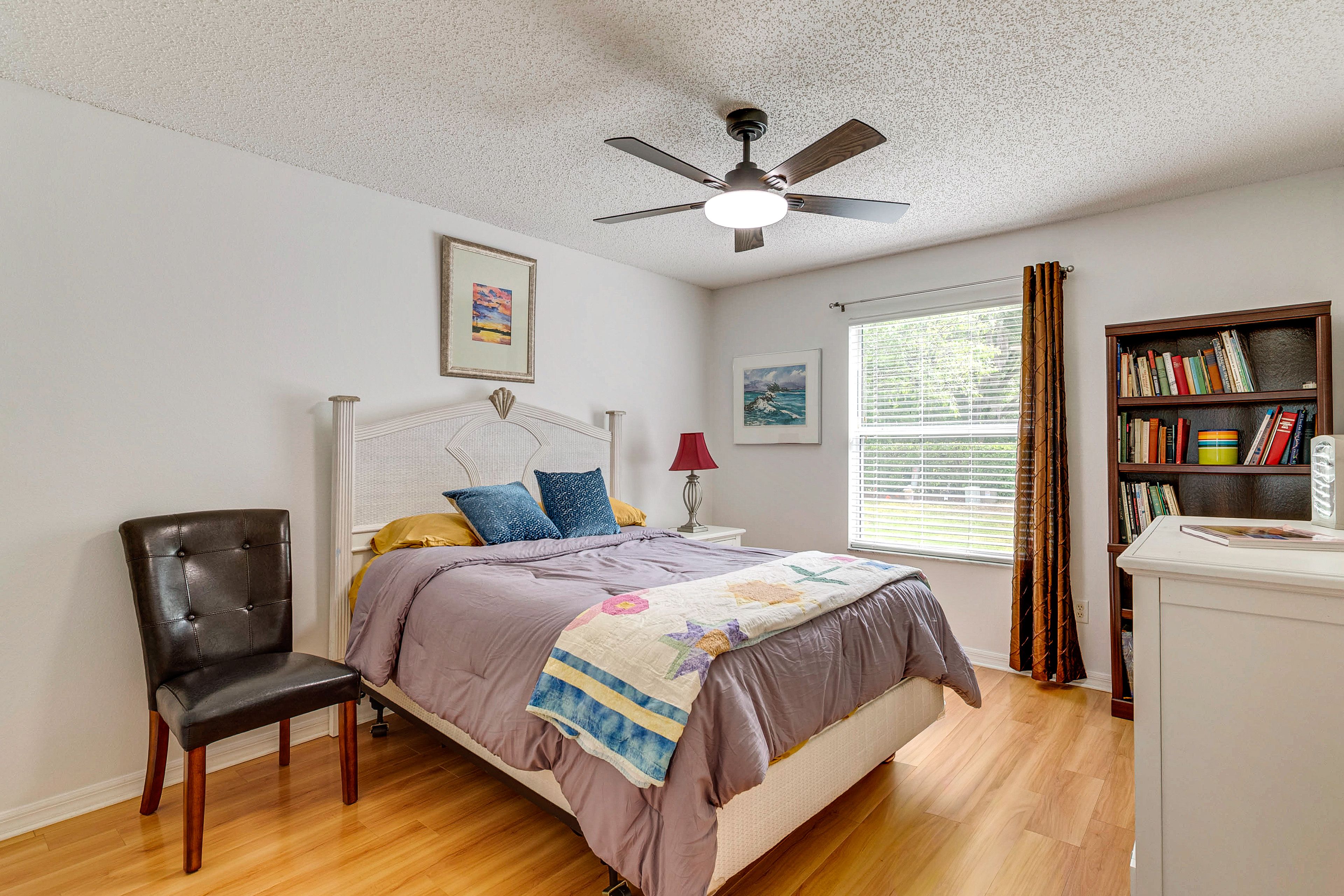 Bedroom 2 | Queen Bed