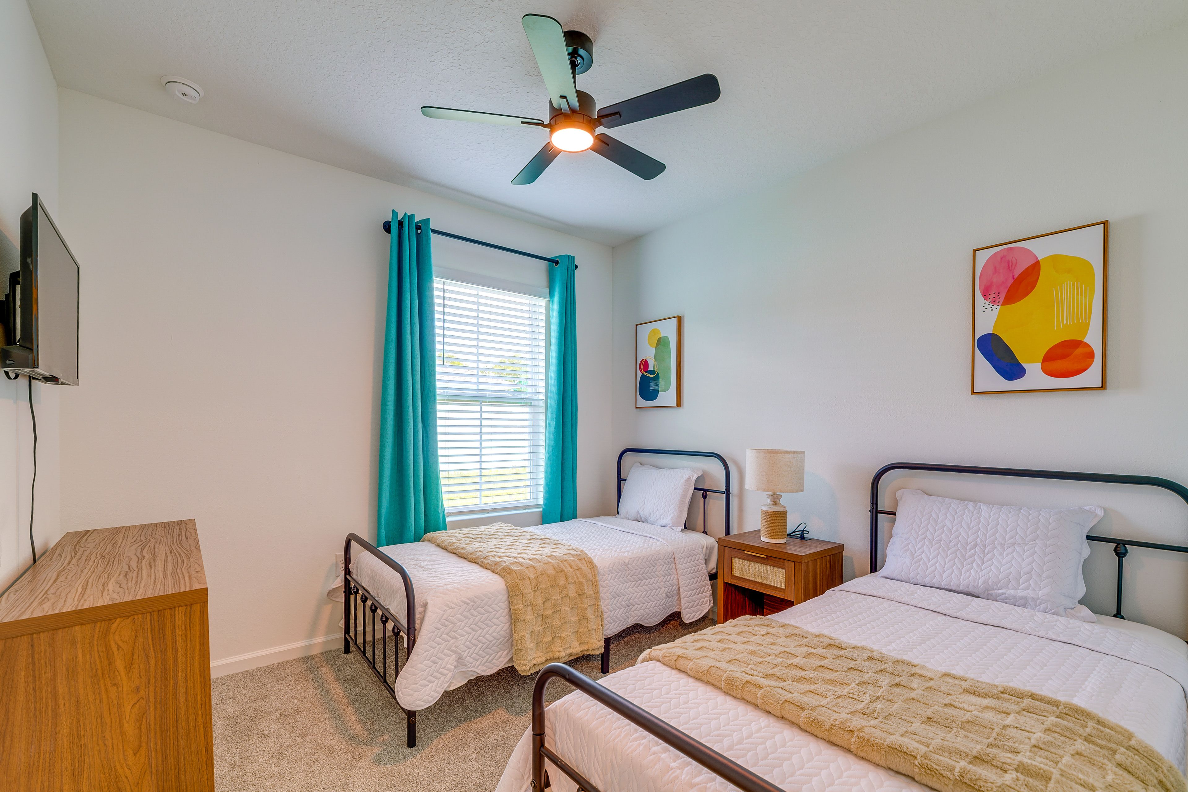 Bedroom 2 | 2 Twin Beds