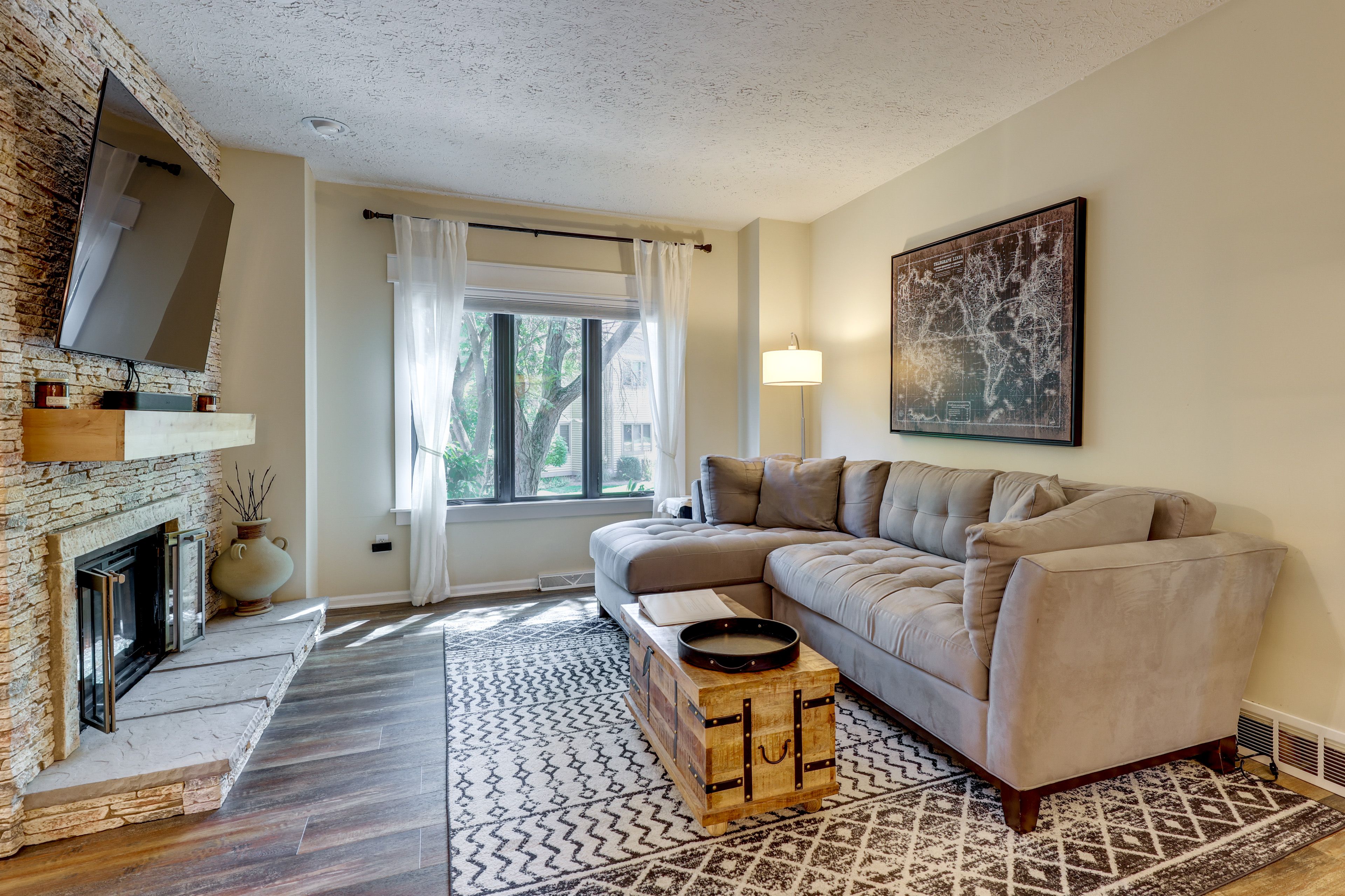 Living Room | Main Level