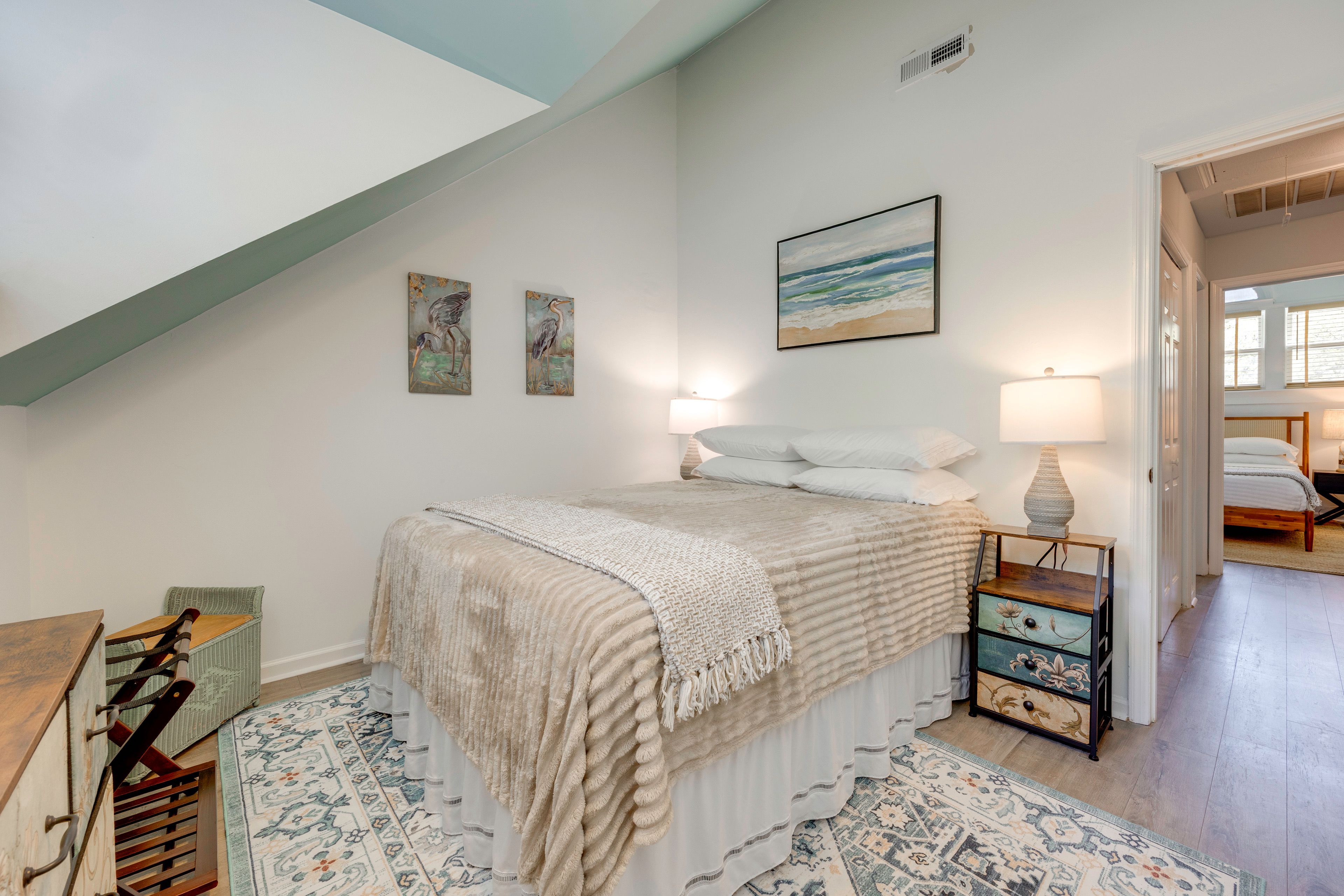 Bedroom 2 | Queen Bed | 2nd Floor