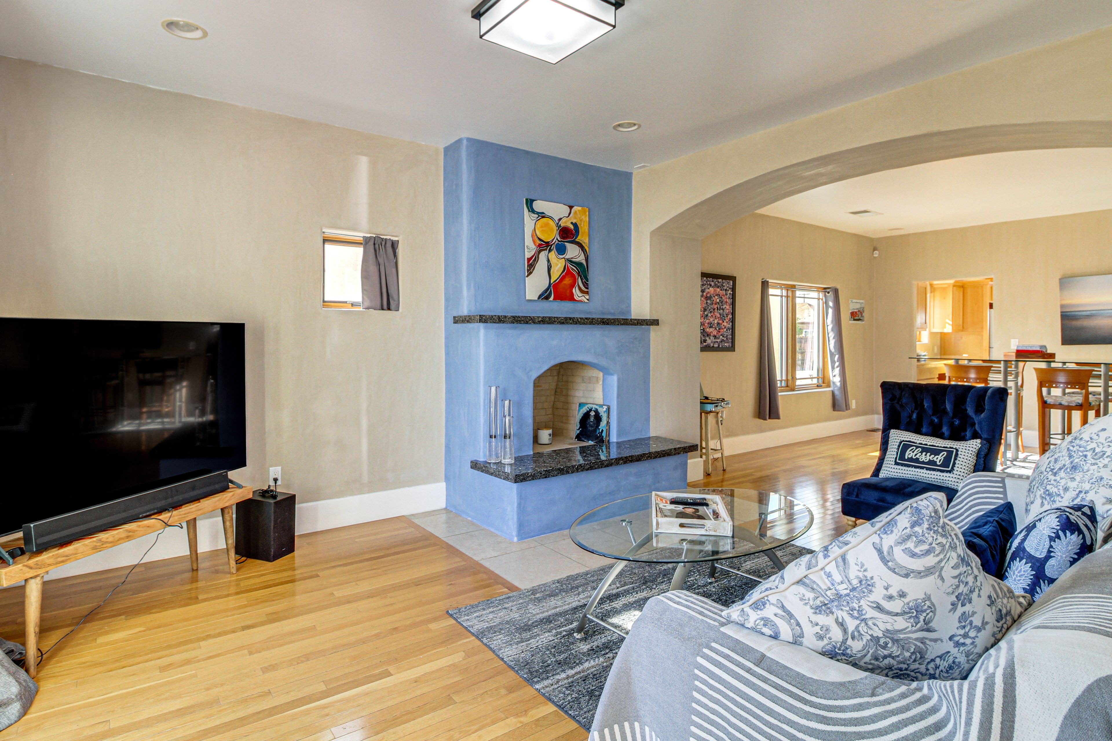 Living Room | Smart TV
