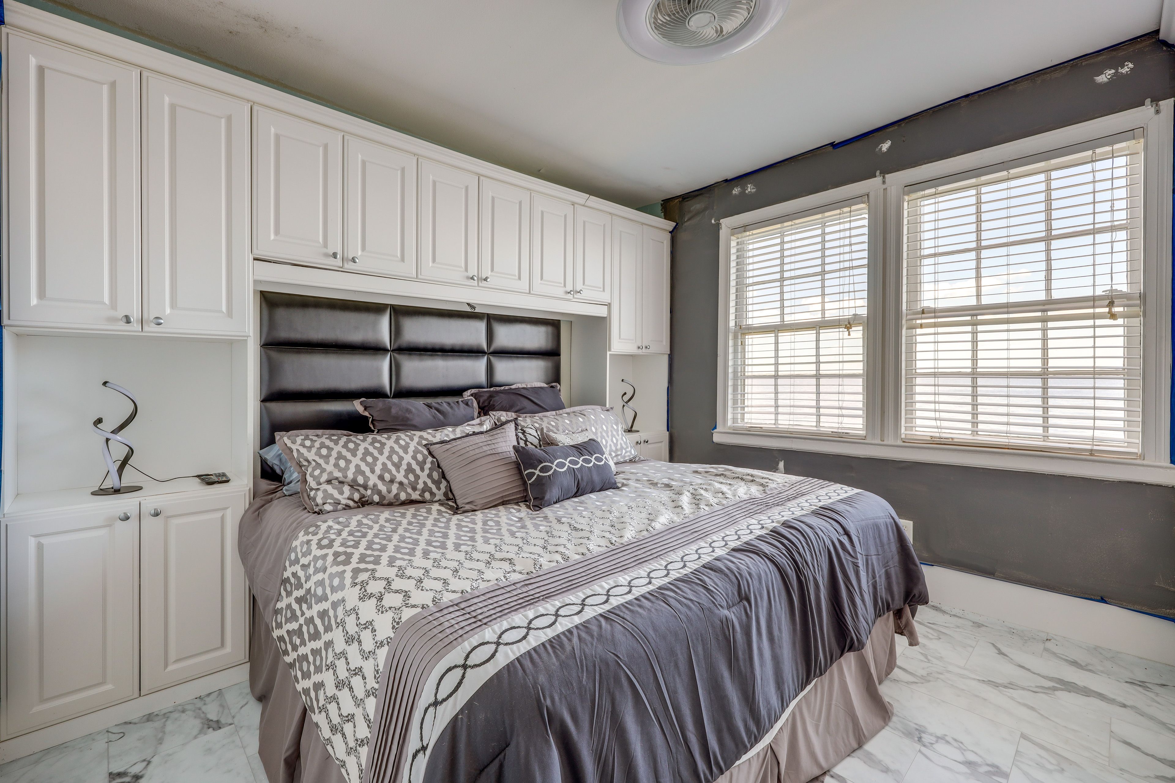 Bedroom | King Bed