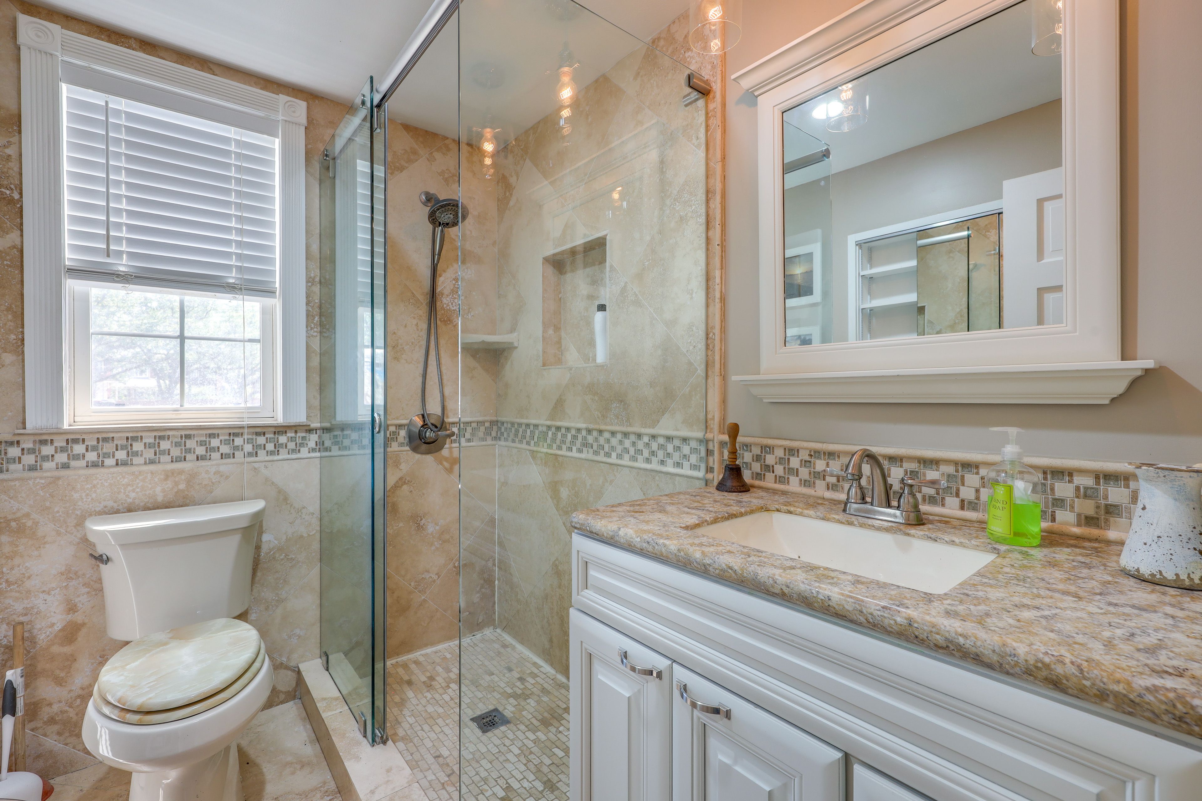 Full Bathroom